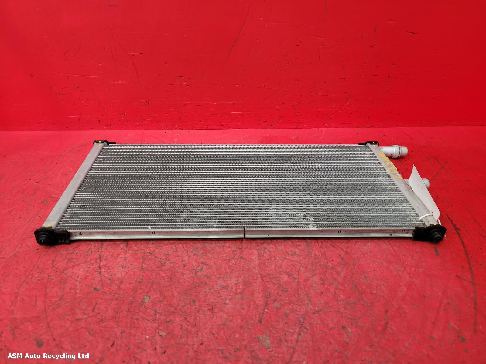 View Auto part Radiator Land Rover Range Rover Velar 2024