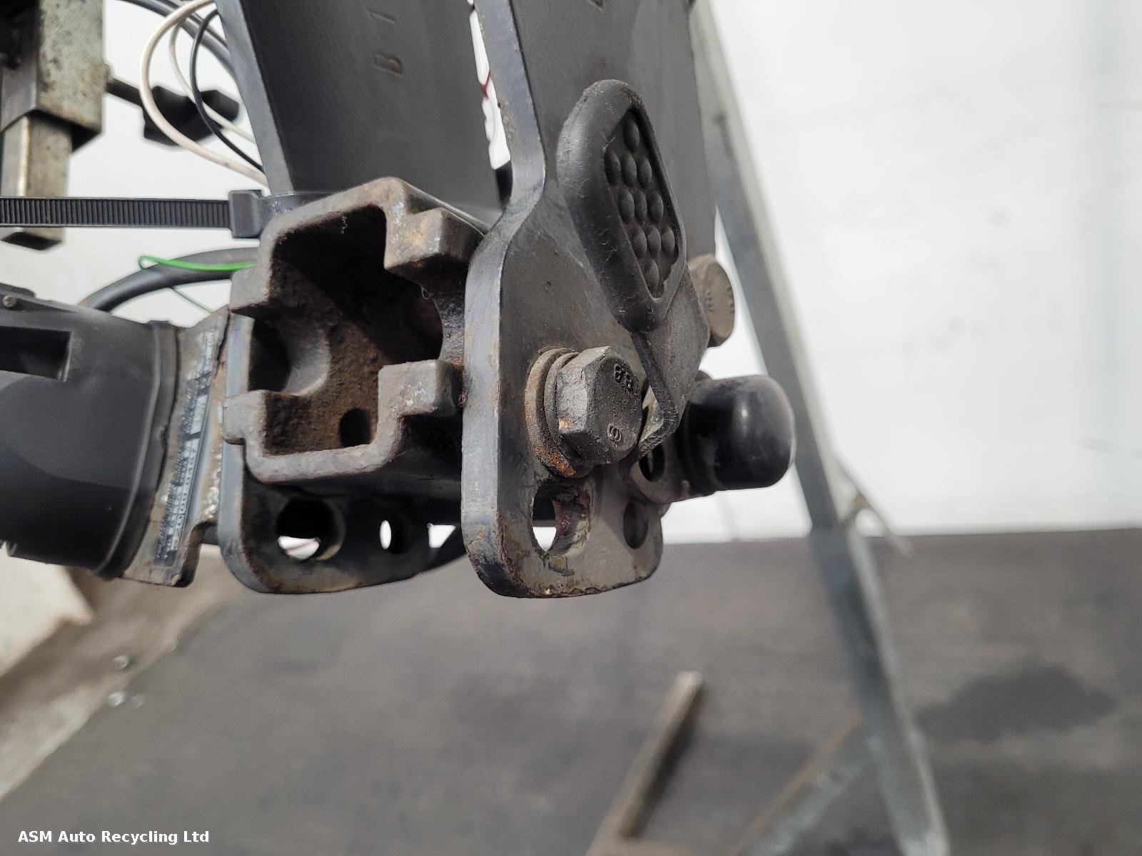 View Auto part Towbar Bmw 3 Series 2006