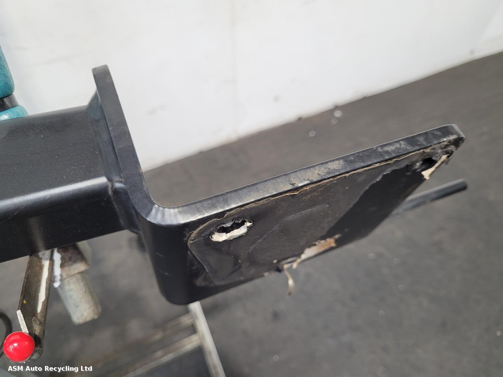 View Auto part Towbar Bmw 3 Series 2006