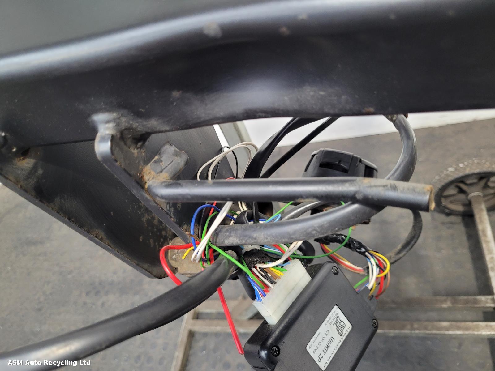 View Auto part Towbar Bmw 3 Series 2006
