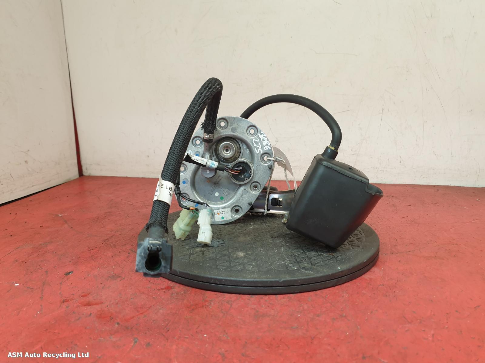 View Auto part Fuel Pump Triumph Thruxton Rs 2019