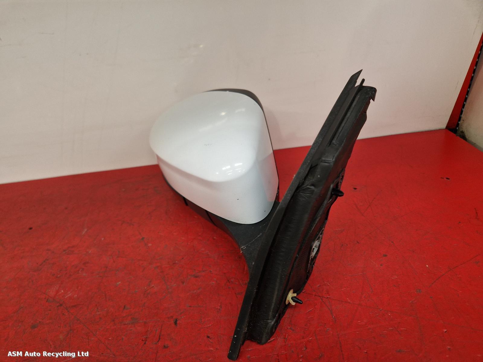 View Auto part R Door Mirror Ford Focus 2012