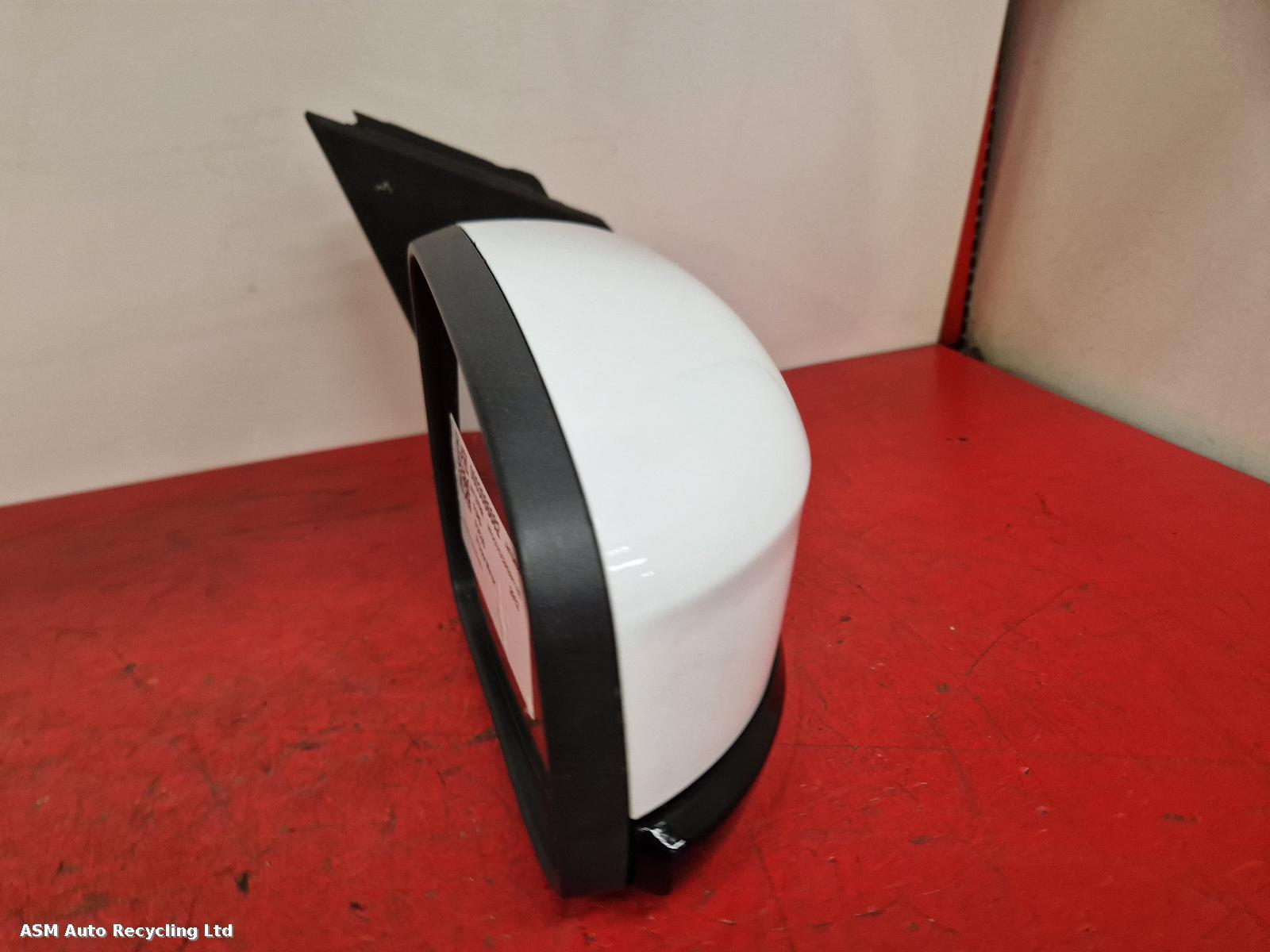 View Auto part R Door Mirror Ford Focus 2012