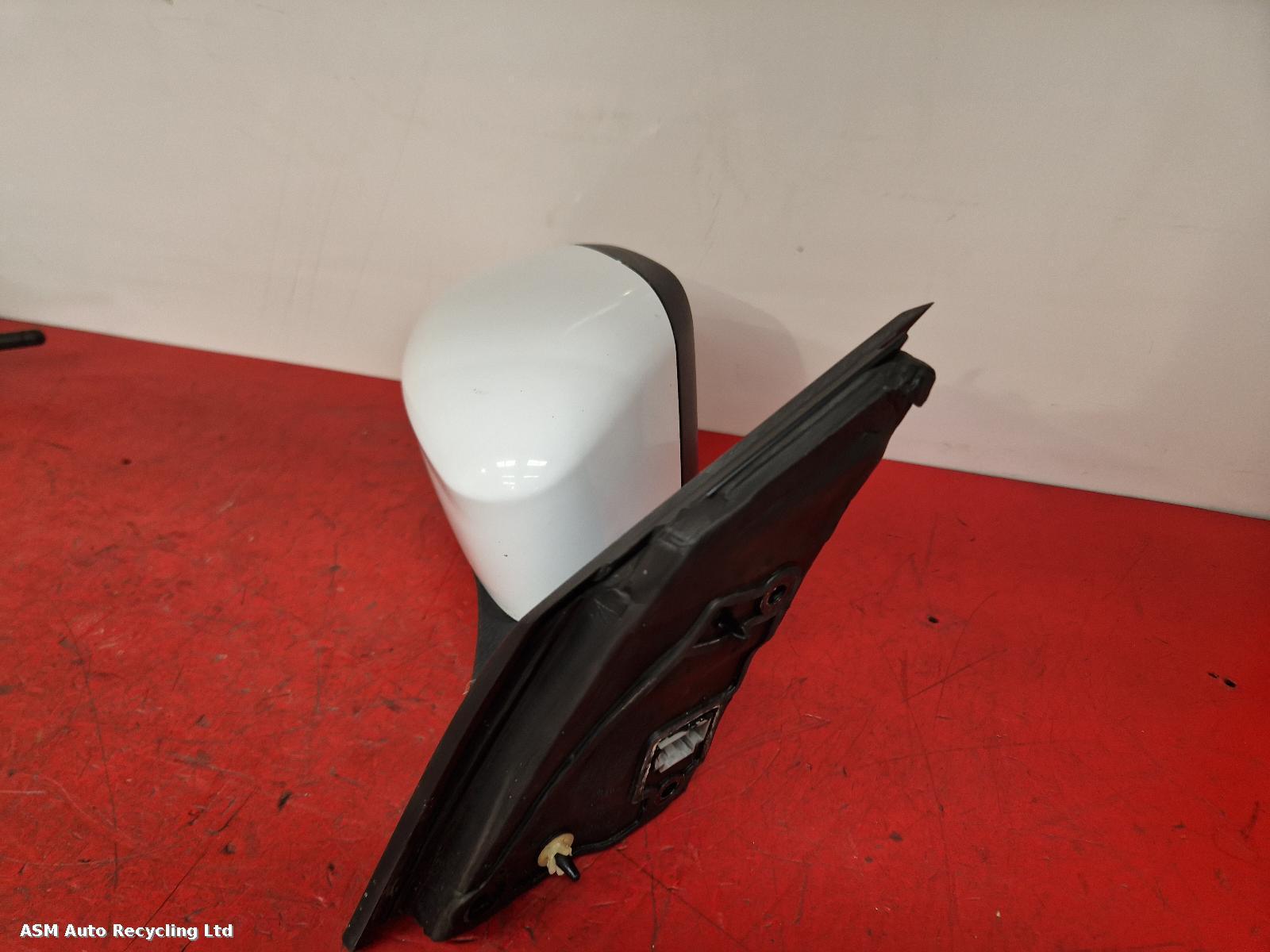 View Auto part R Door Mirror Ford Focus 2012