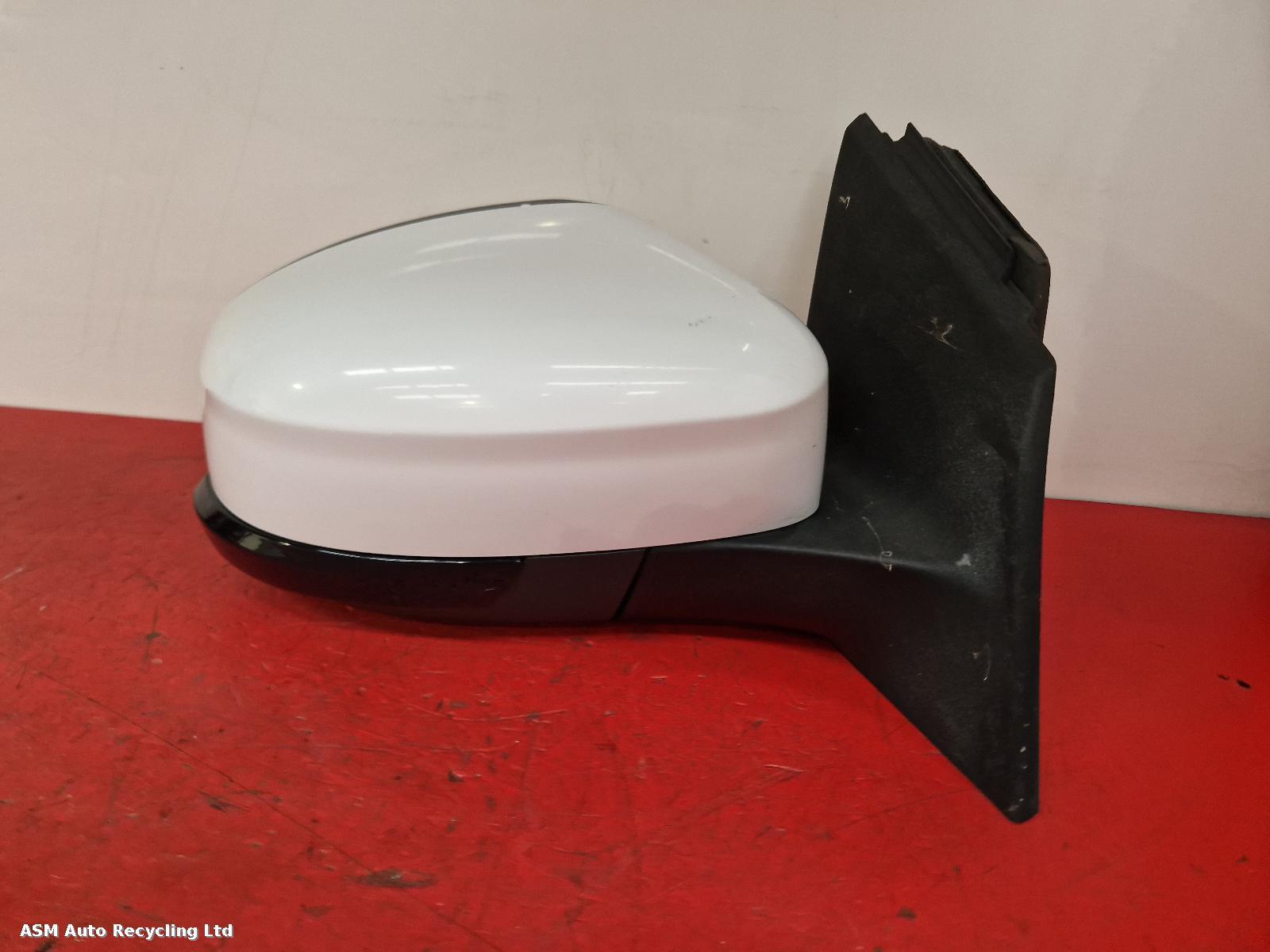 View Auto part R Door Mirror Ford Focus 2012