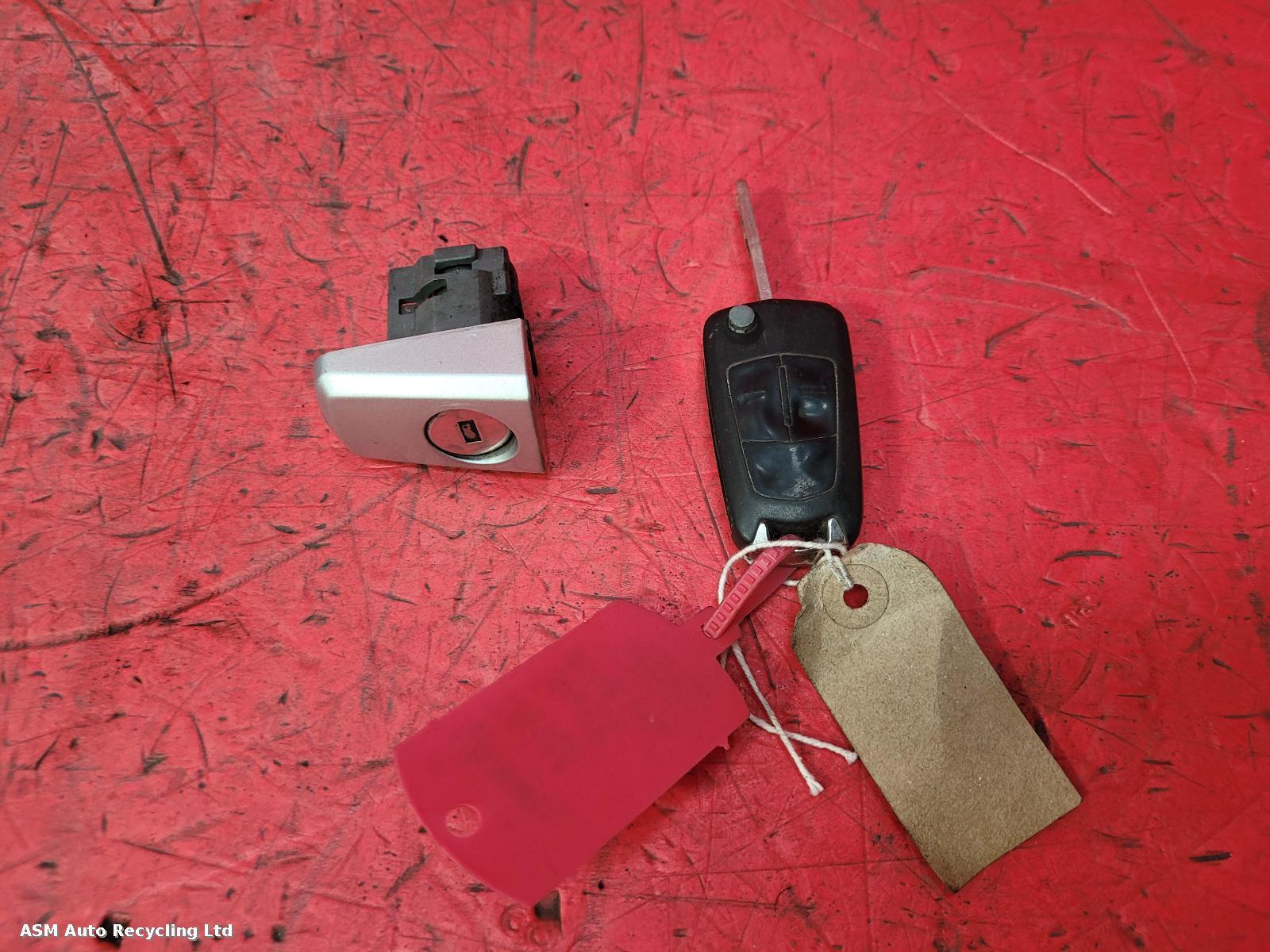 View Auto part Door Lock Assembly Vauxhall Zafira 2008