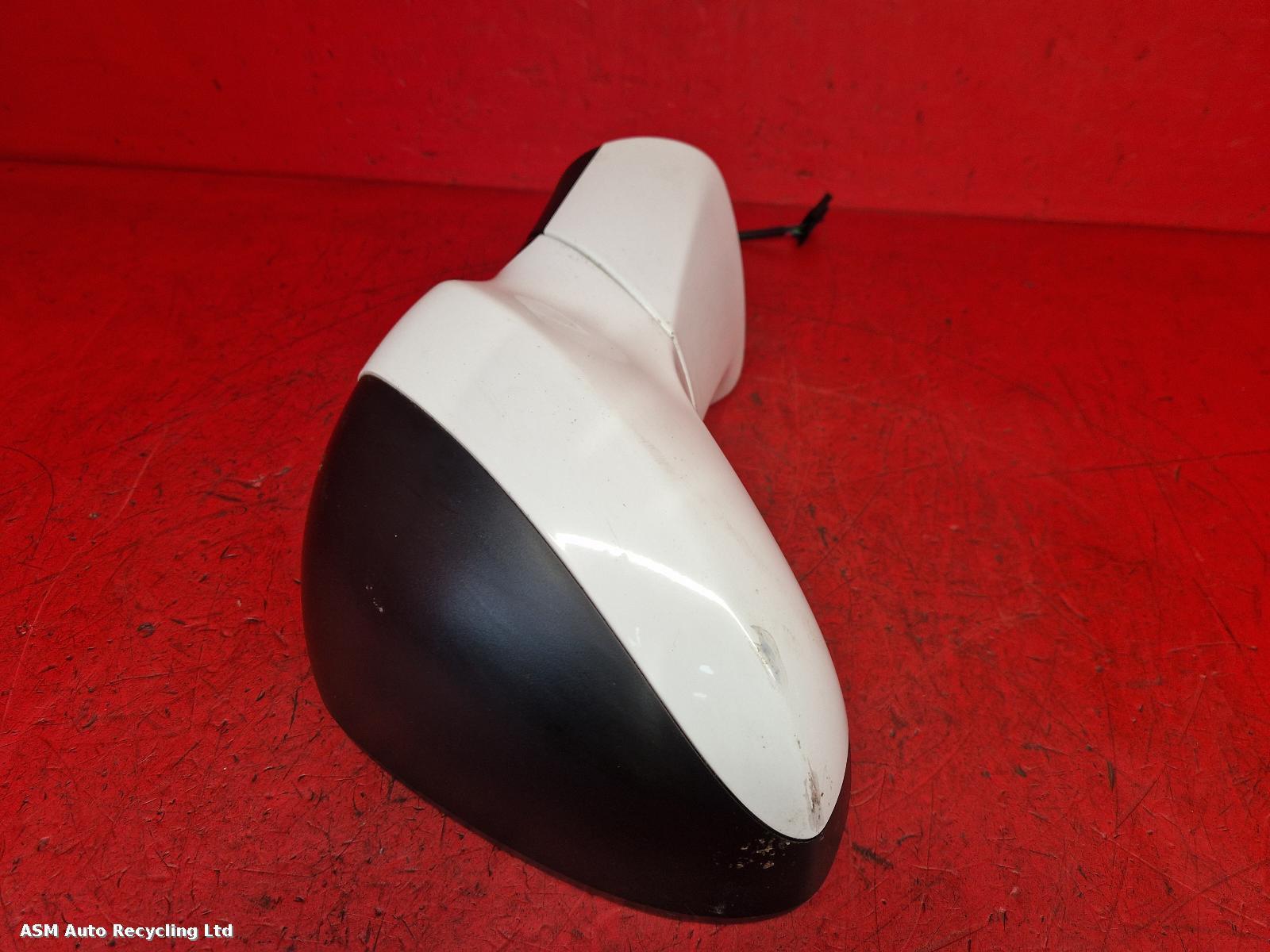 View Auto part R Door Mirror Vauxhall Zafira 2015
