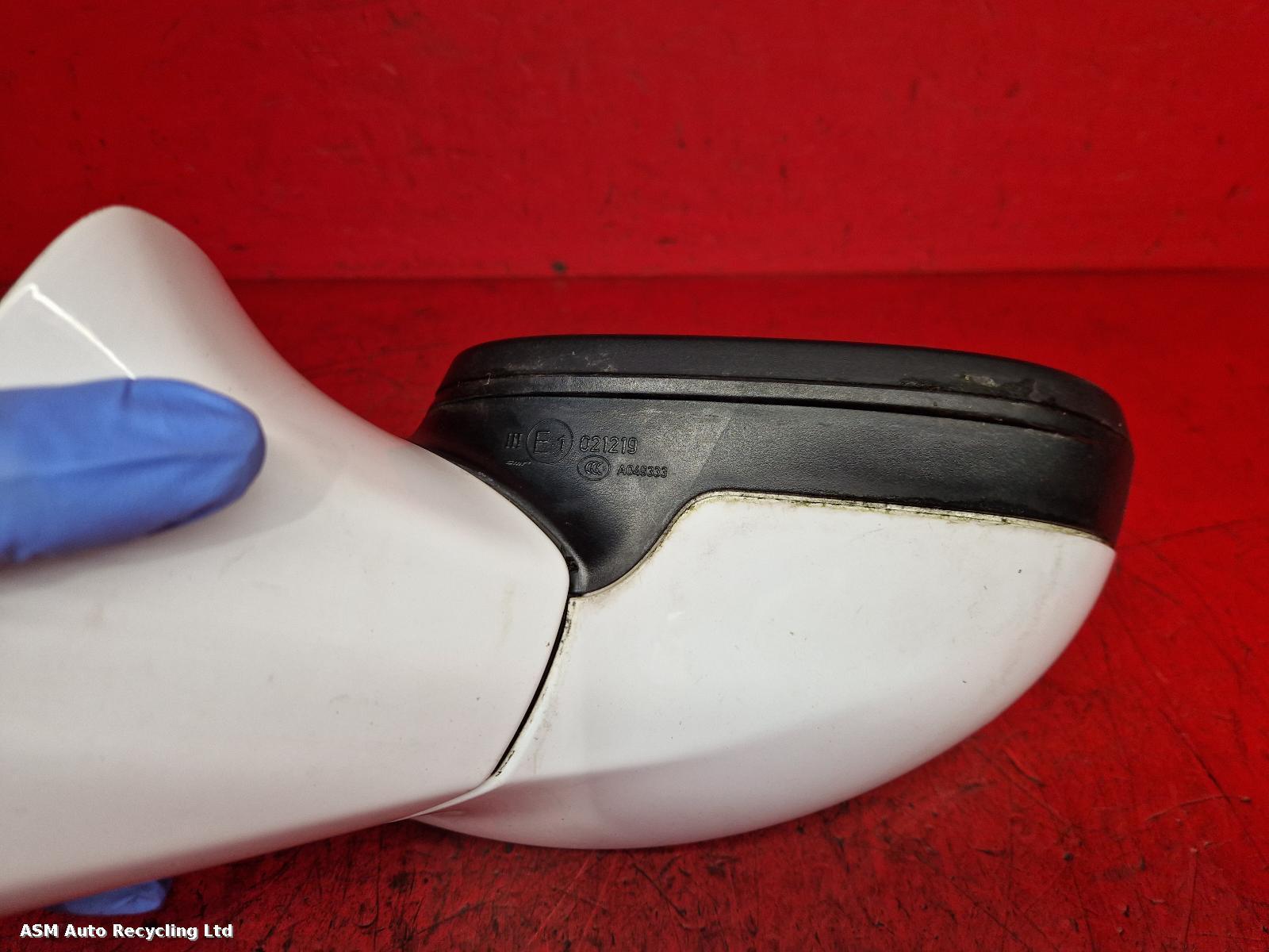 View Auto part R Door Mirror Vauxhall Zafira 2015