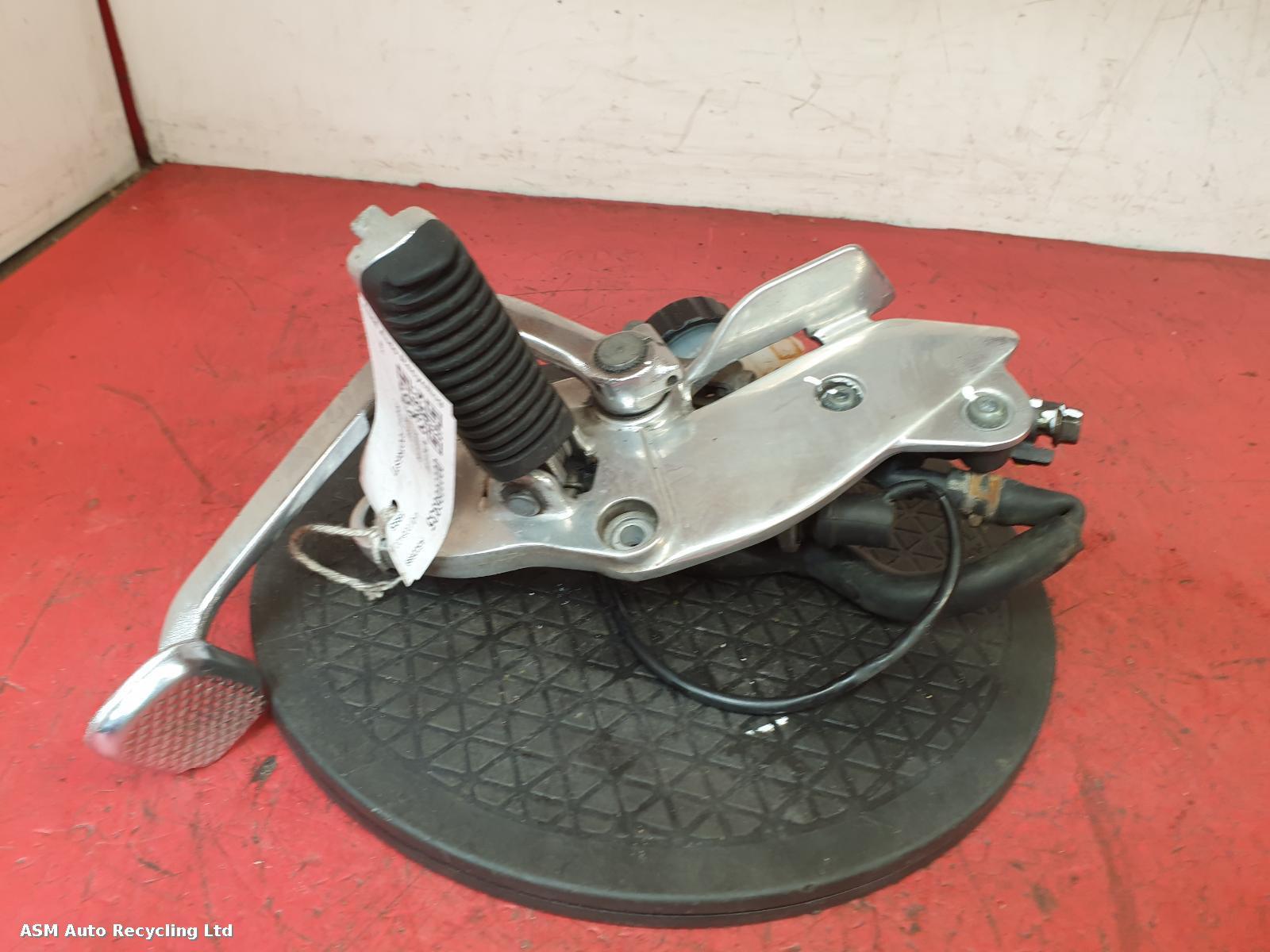 View Auto part Right Footrest Yamaha Xj 900 1995