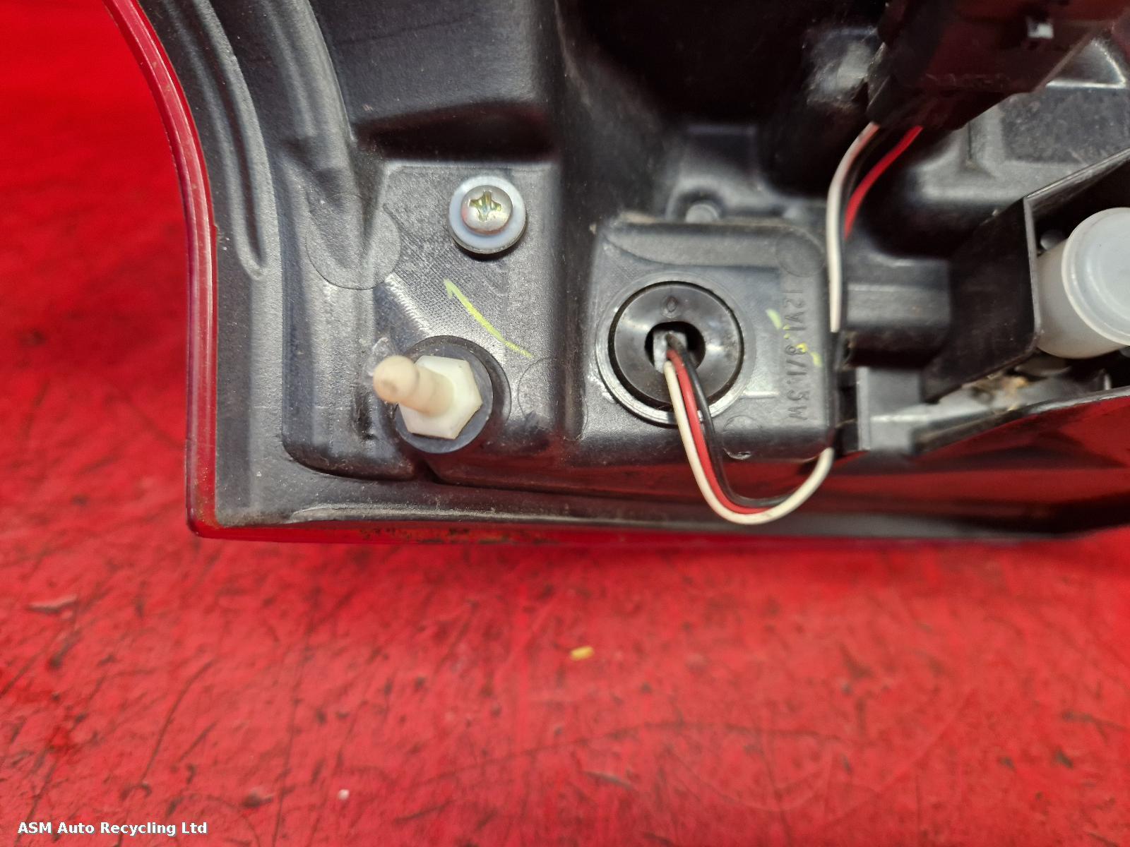 View Auto part R Taillight Nissan Qashqai 2015