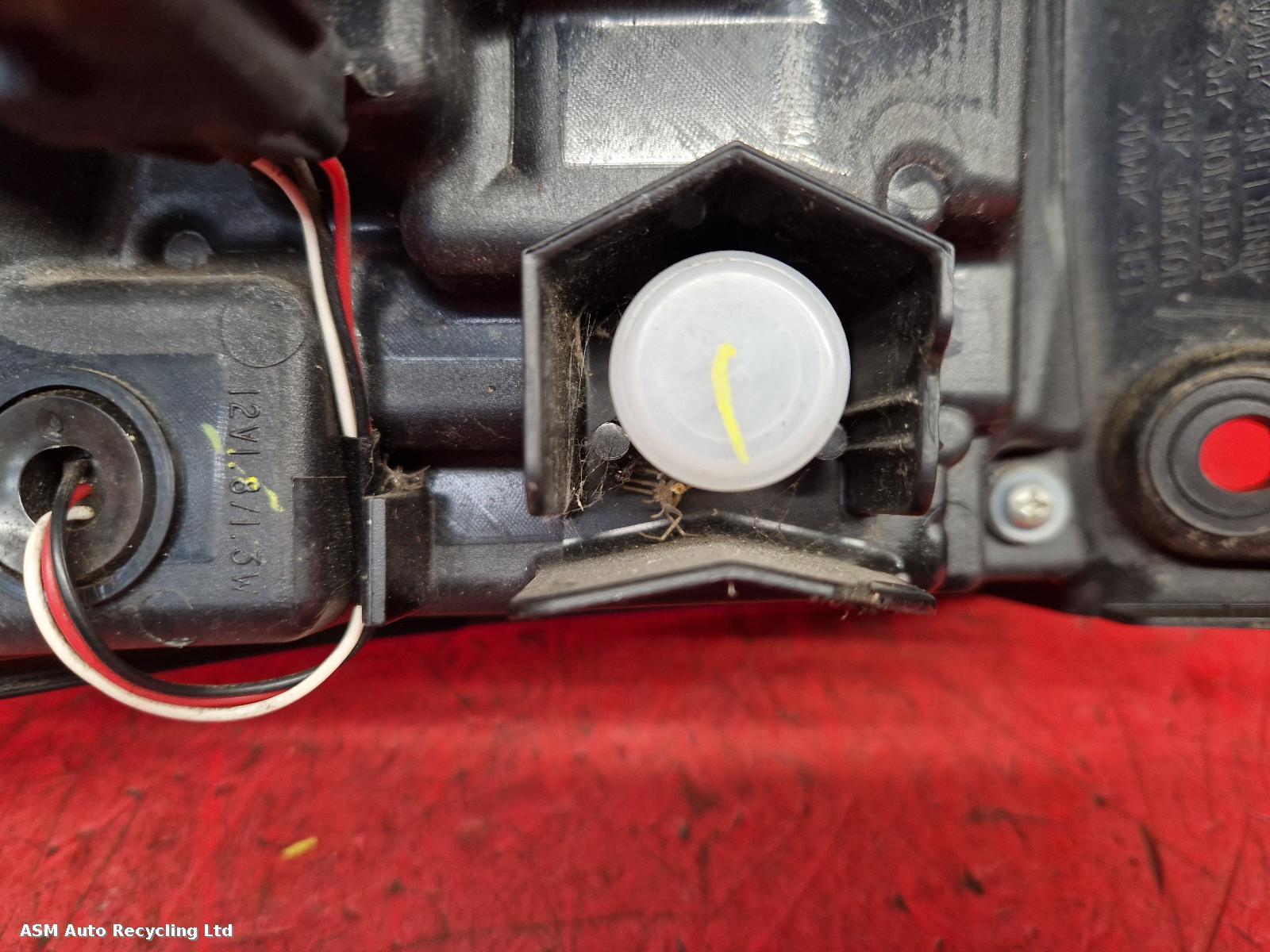 View Auto part R Taillight Nissan Qashqai 2015