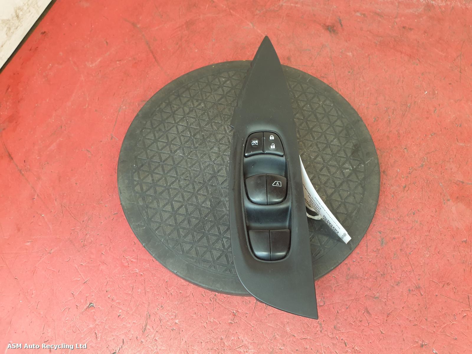 View Auto part Elect. Window Switch Nissan Qashqai 2015