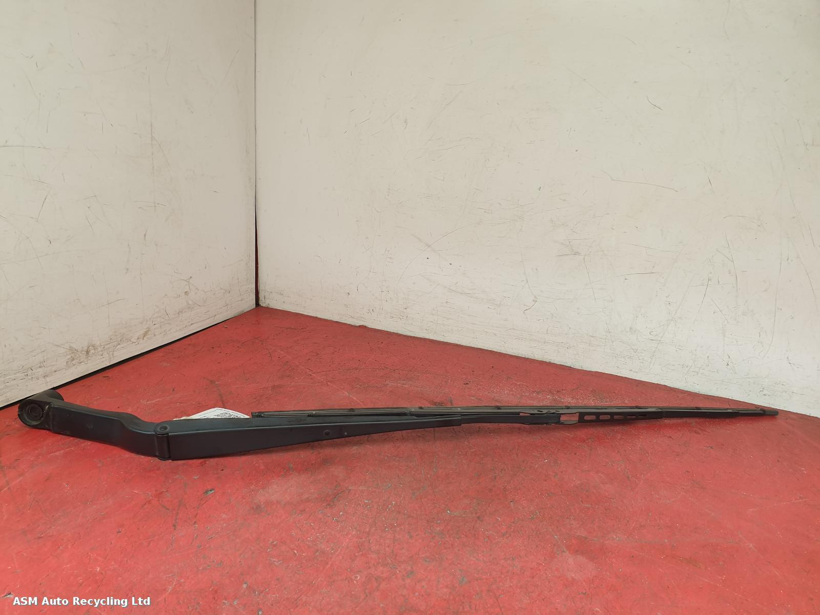View Auto part Wiper Arm Nissan Qashqai 2015
