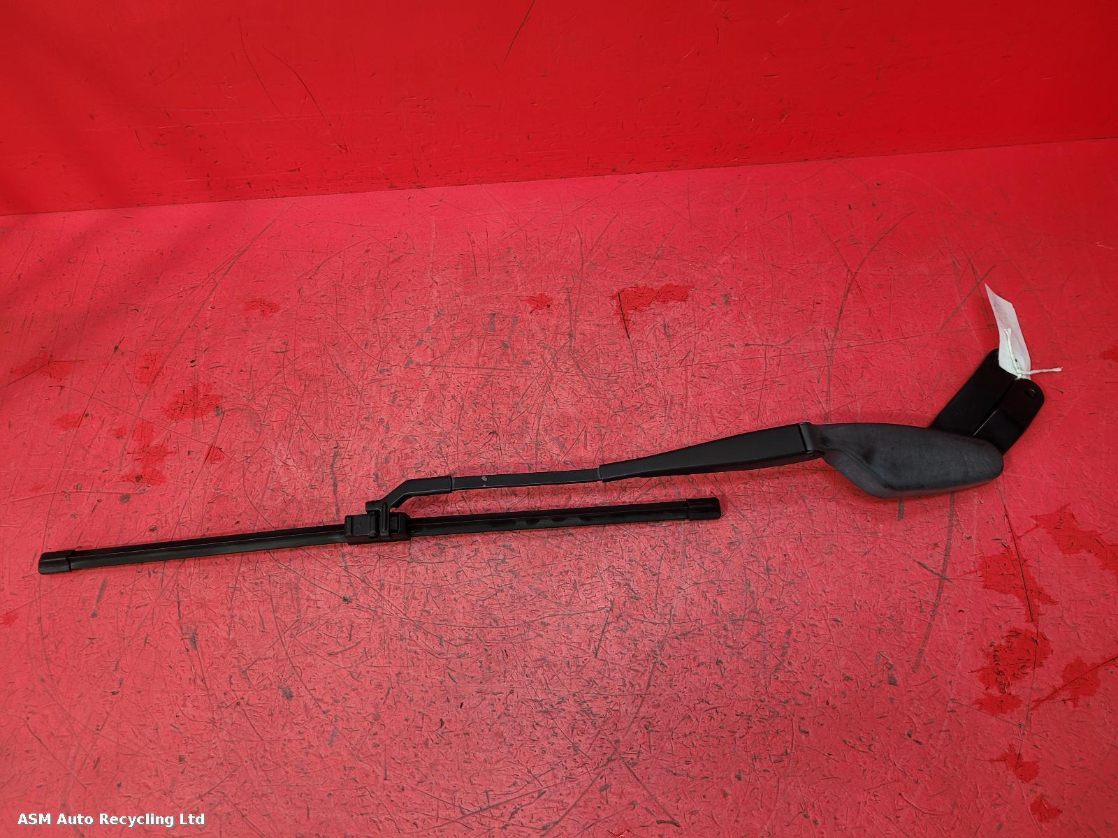 View Auto part Wiper Arm Mercedes C Class 2010