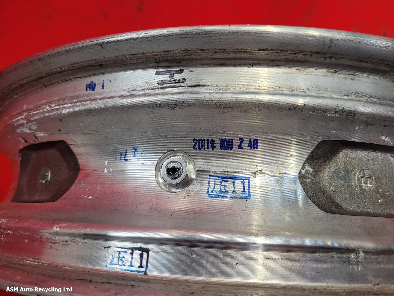 View Auto part Wheel Triumph Bonneville 2013