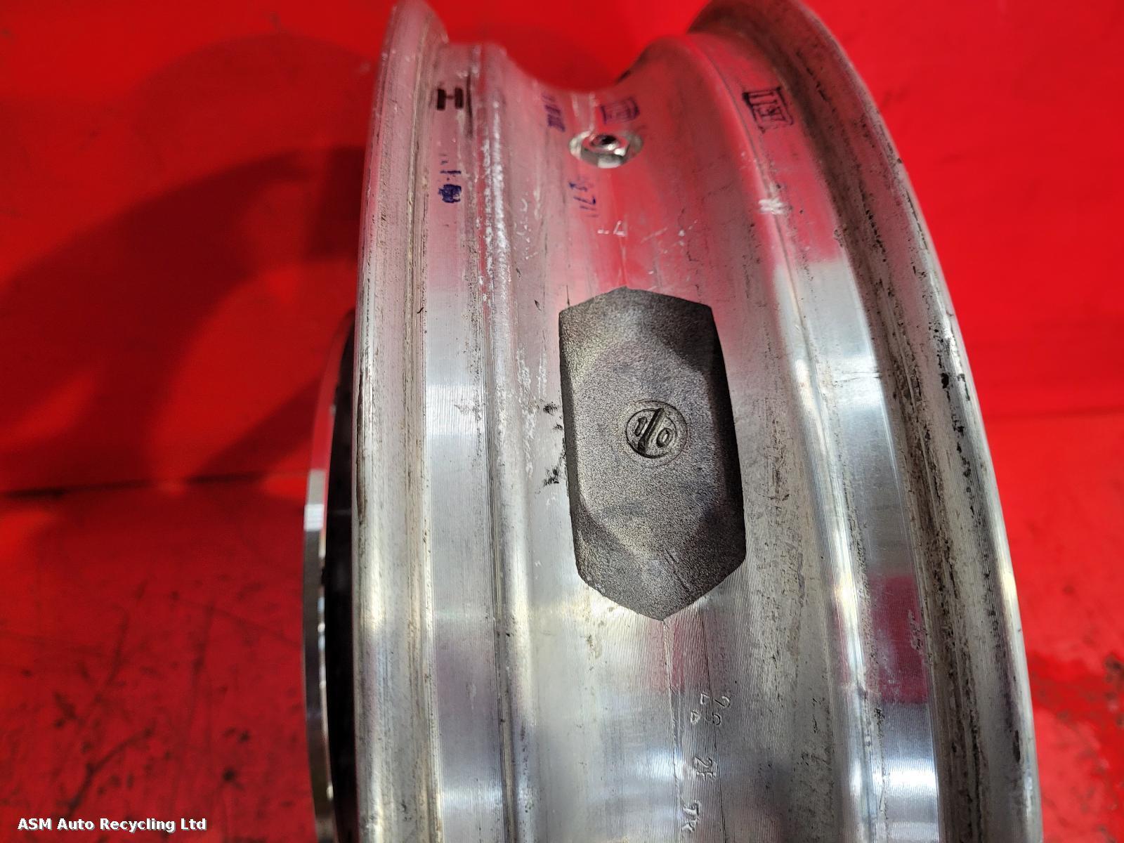 View Auto part Wheel Triumph Bonneville 2013