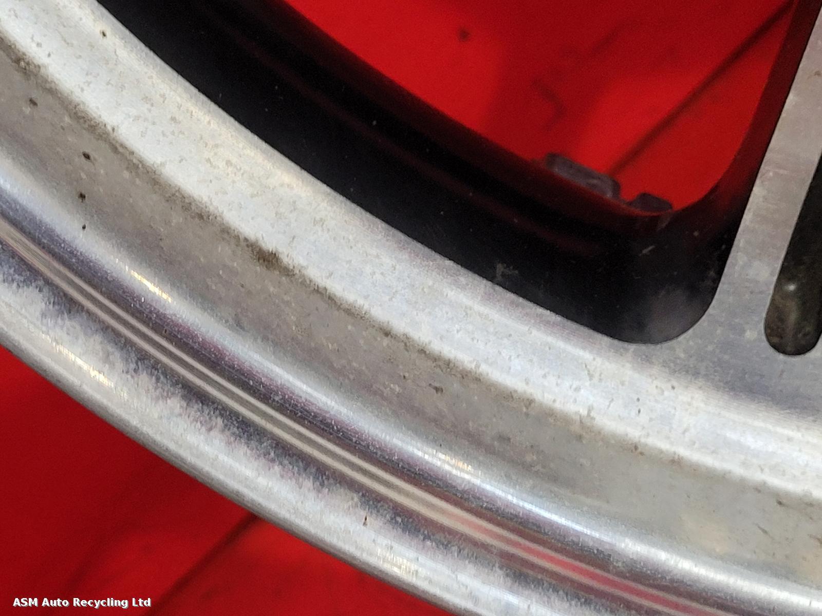 View Auto part Wheel Triumph Bonneville 2013
