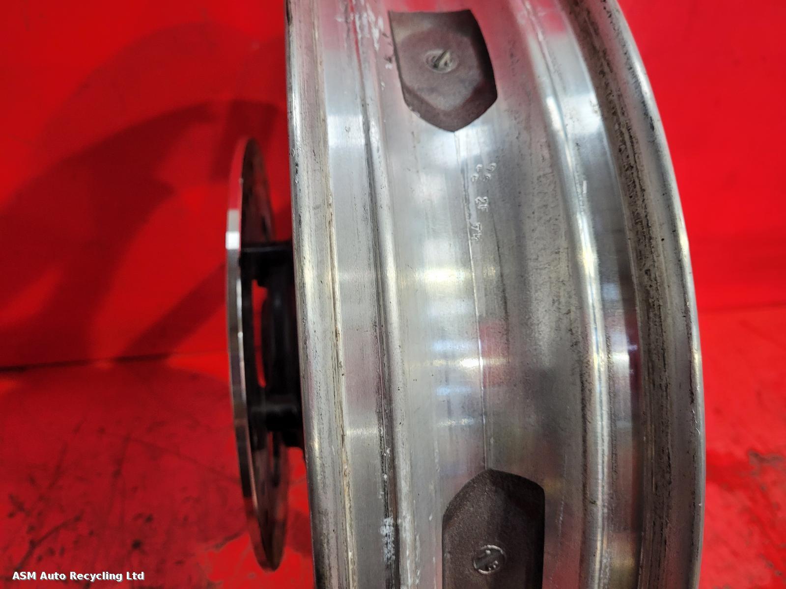 View Auto part Wheel Triumph Bonneville 2013