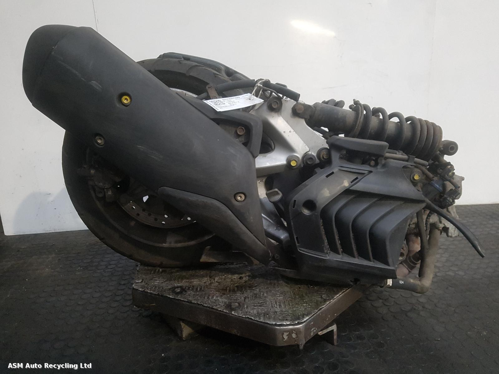 View Auto part Engine Yamaha Majesty S 2015
