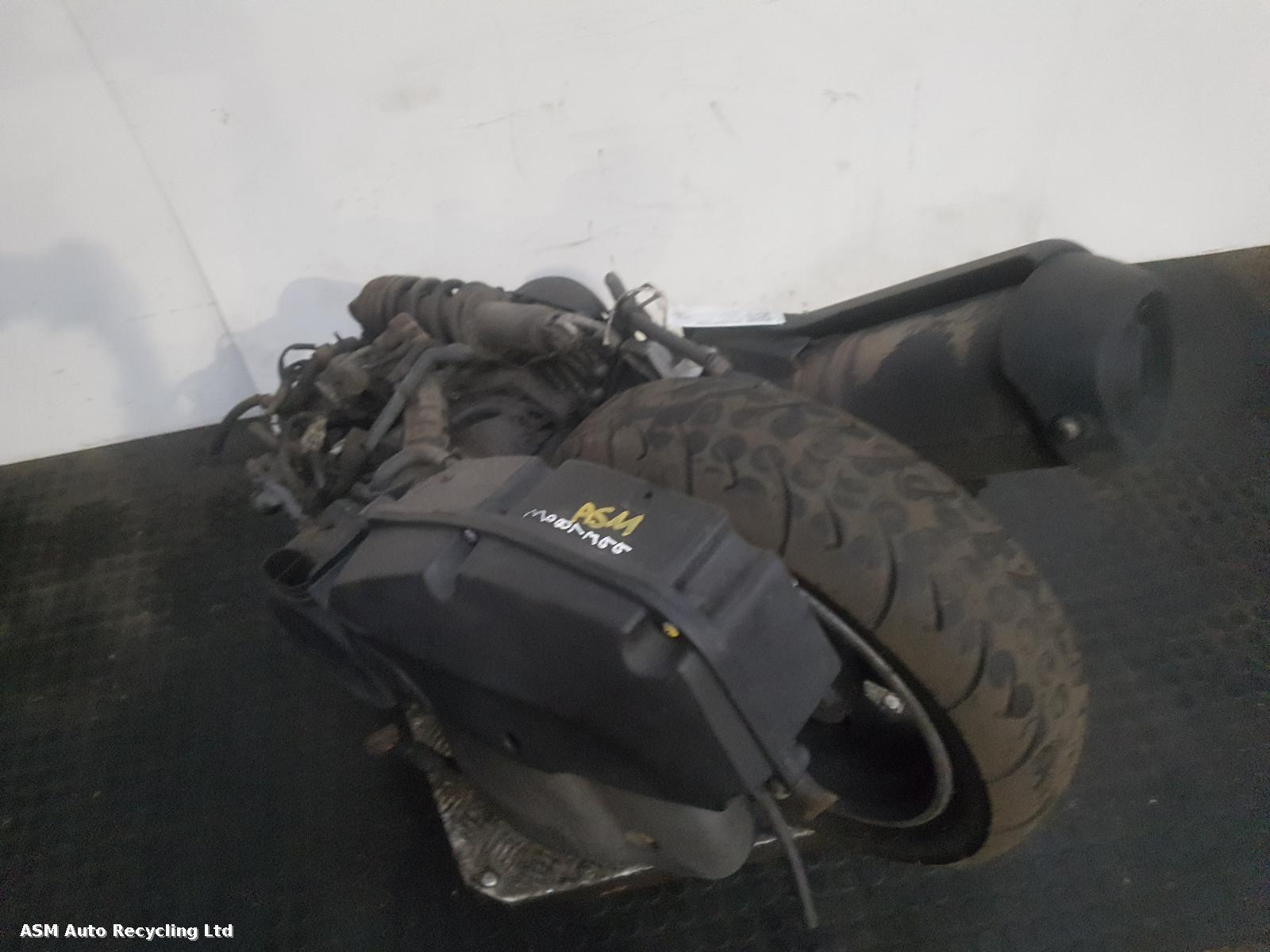 View Auto part Engine Yamaha Majesty S 2015