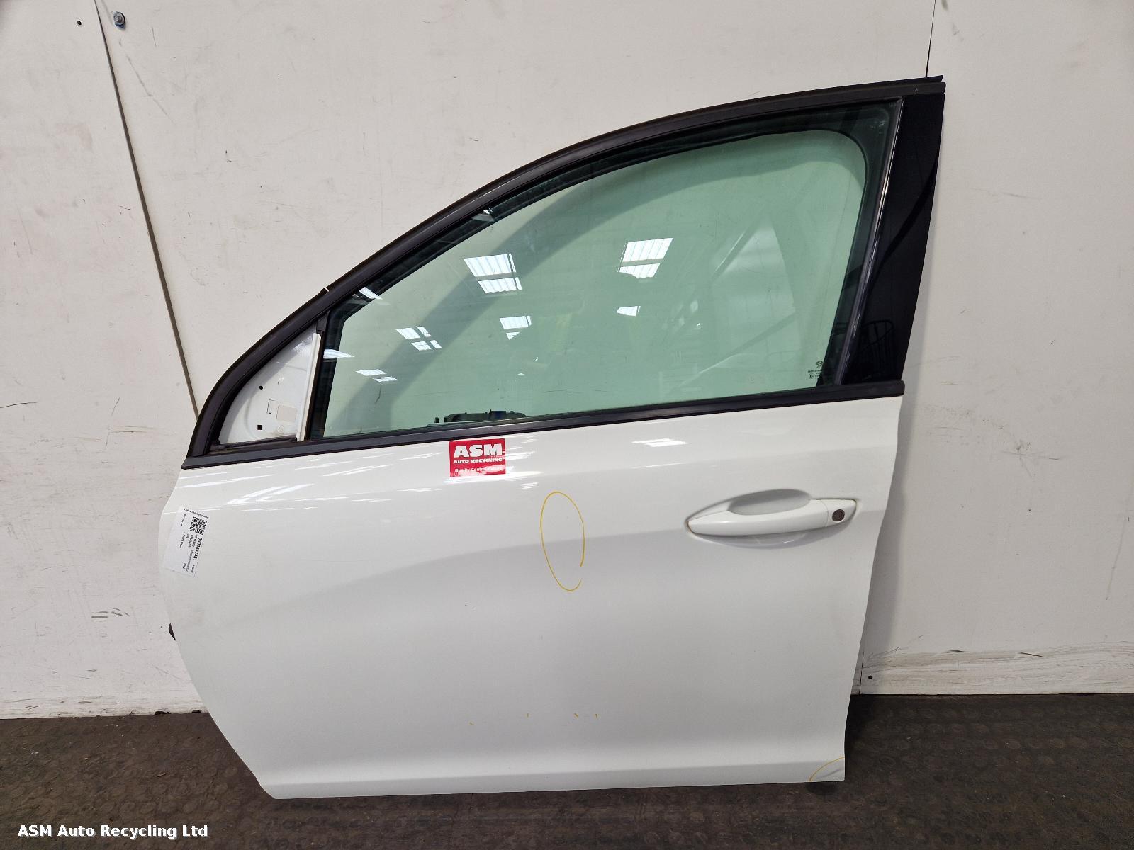 View Auto part L Front Door Peugeot 308 2014