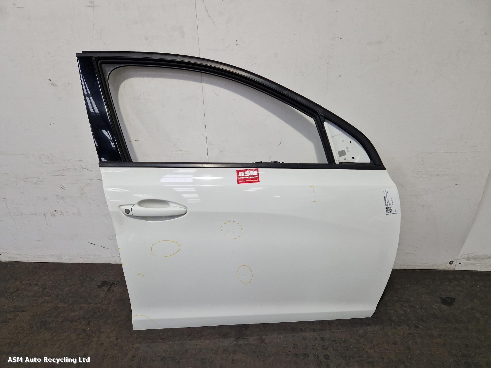 View Auto part R Front Door Peugeot 308 2014