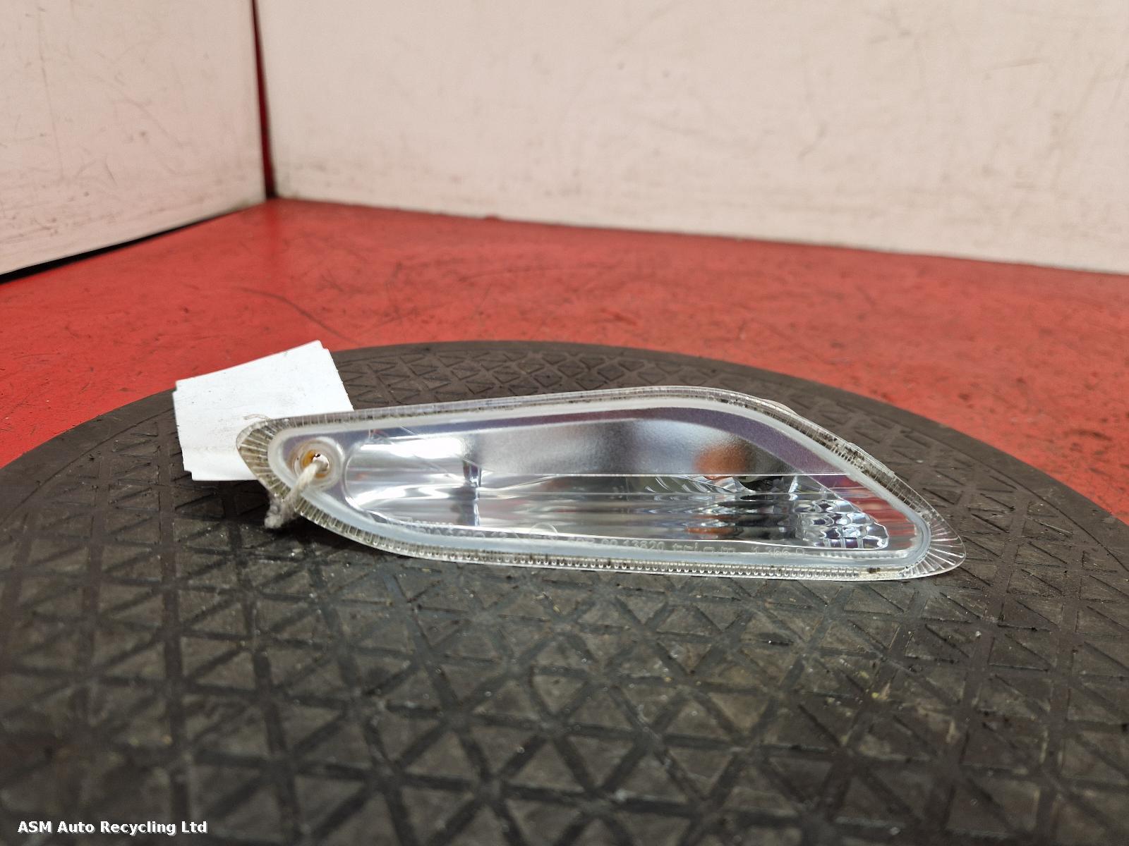 View Auto part R Repeater Lamp Vespa Primavera 2023