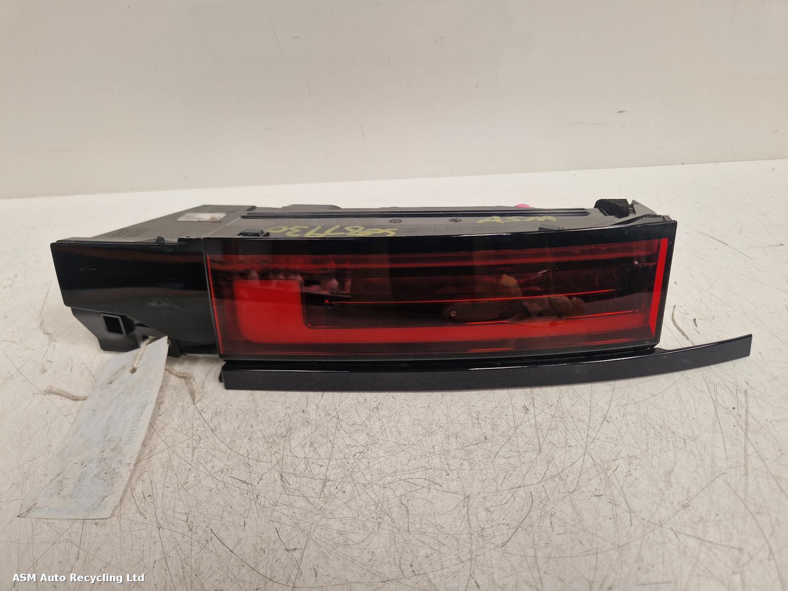 View Auto part R Taillight Land Rover Range Rover Sport 2023