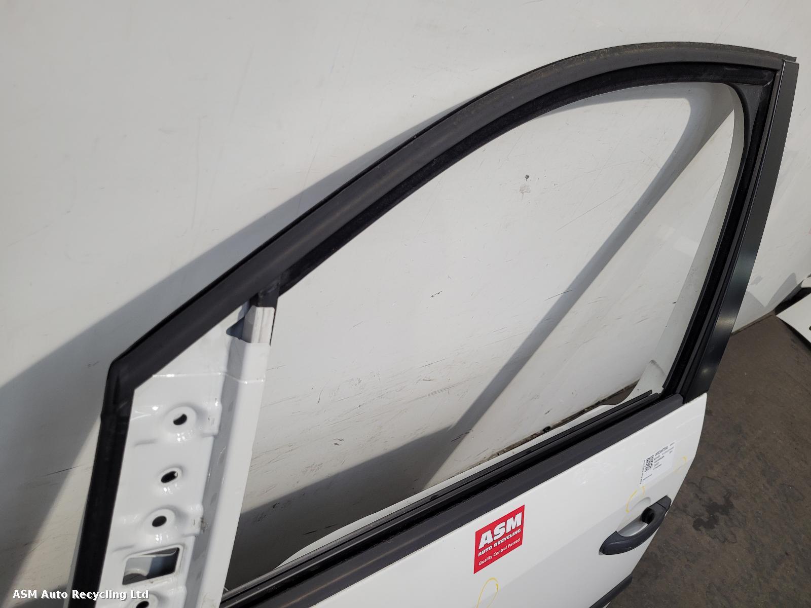 View Auto part L Front Door Volkswagen Caddy 2011