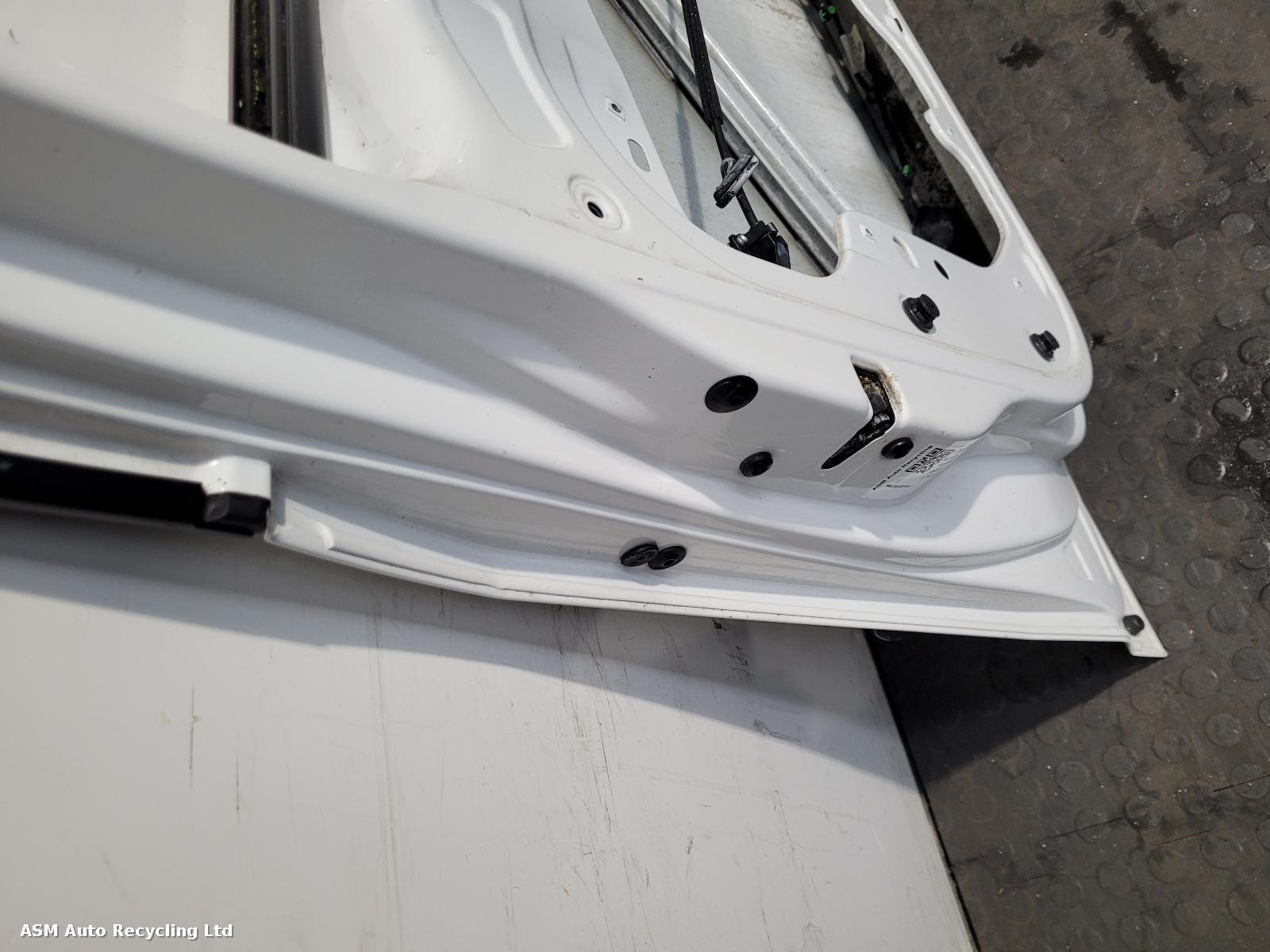 View Auto part L Front Door Volkswagen Caddy 2011