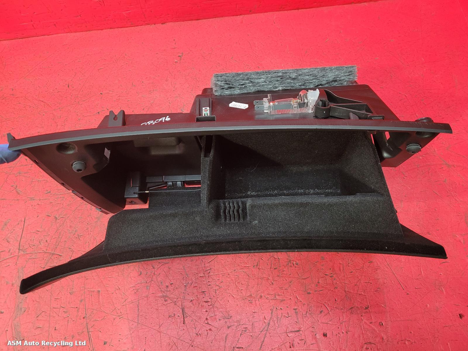 View Auto part Glove Box Vauxhall Zafira 2014