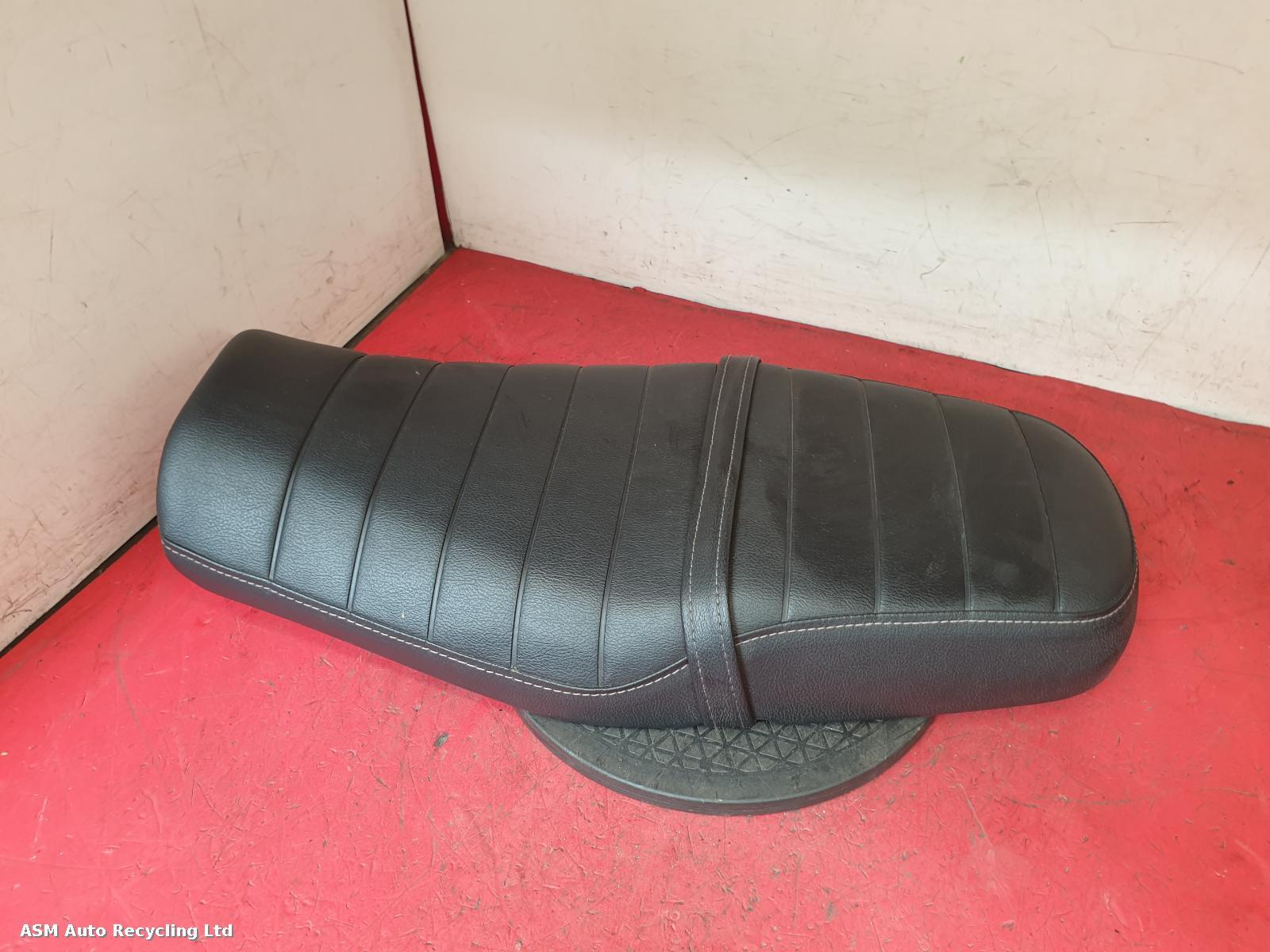 View Auto part Front Seat Yamaha Xsr125 2022