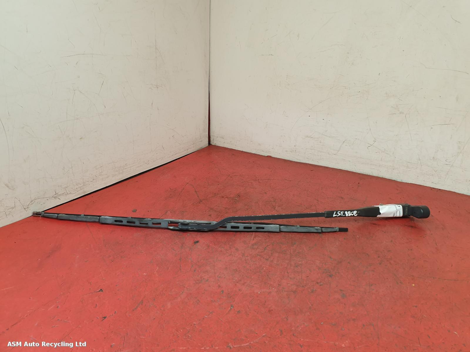 View Auto part Wiper Arm Renault Clio 1996