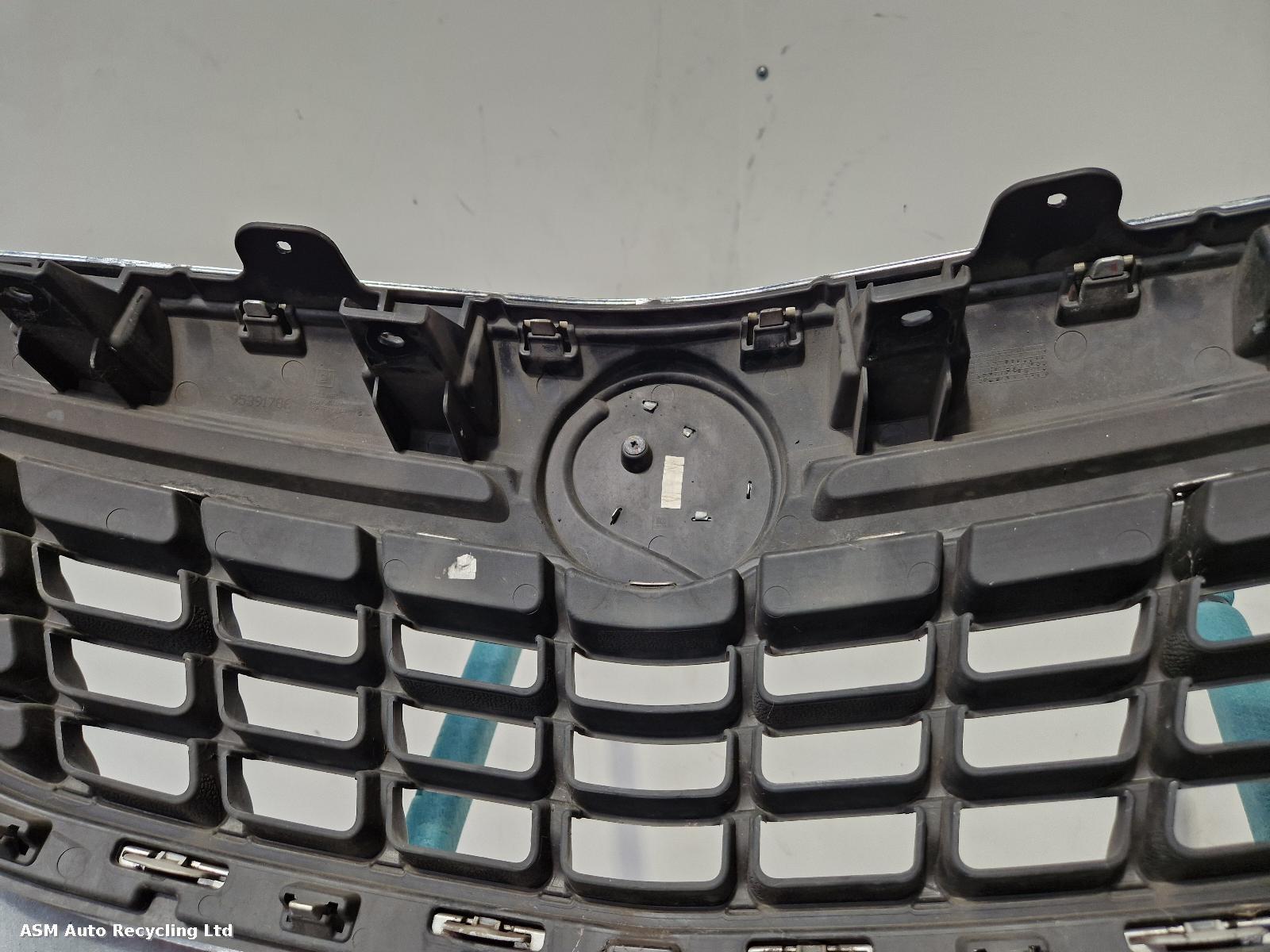 View Auto part Front Bumper Vauxhall Mokka 2016