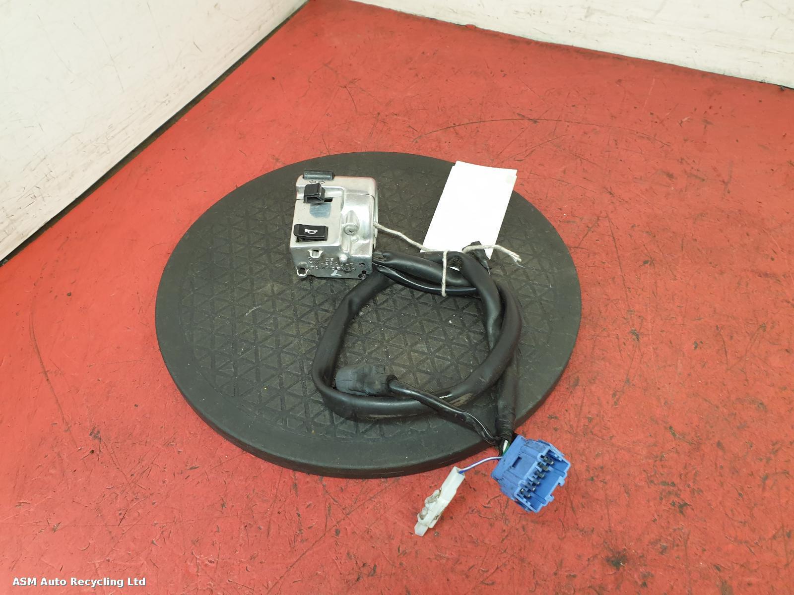 View Auto part LH Switch Gear Honda Vt 2005