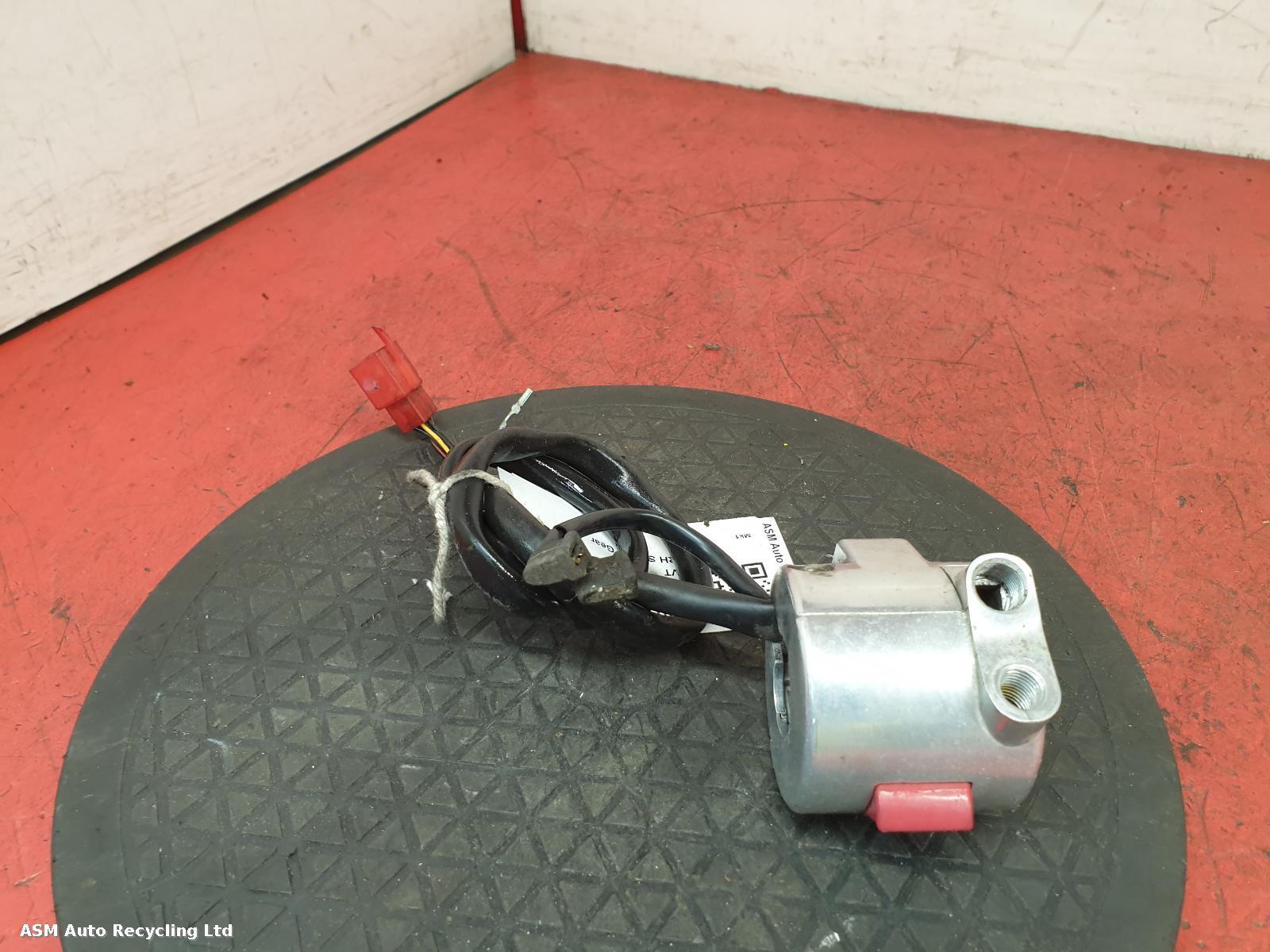 View Auto part RH Switch Gear Honda Vt 2005