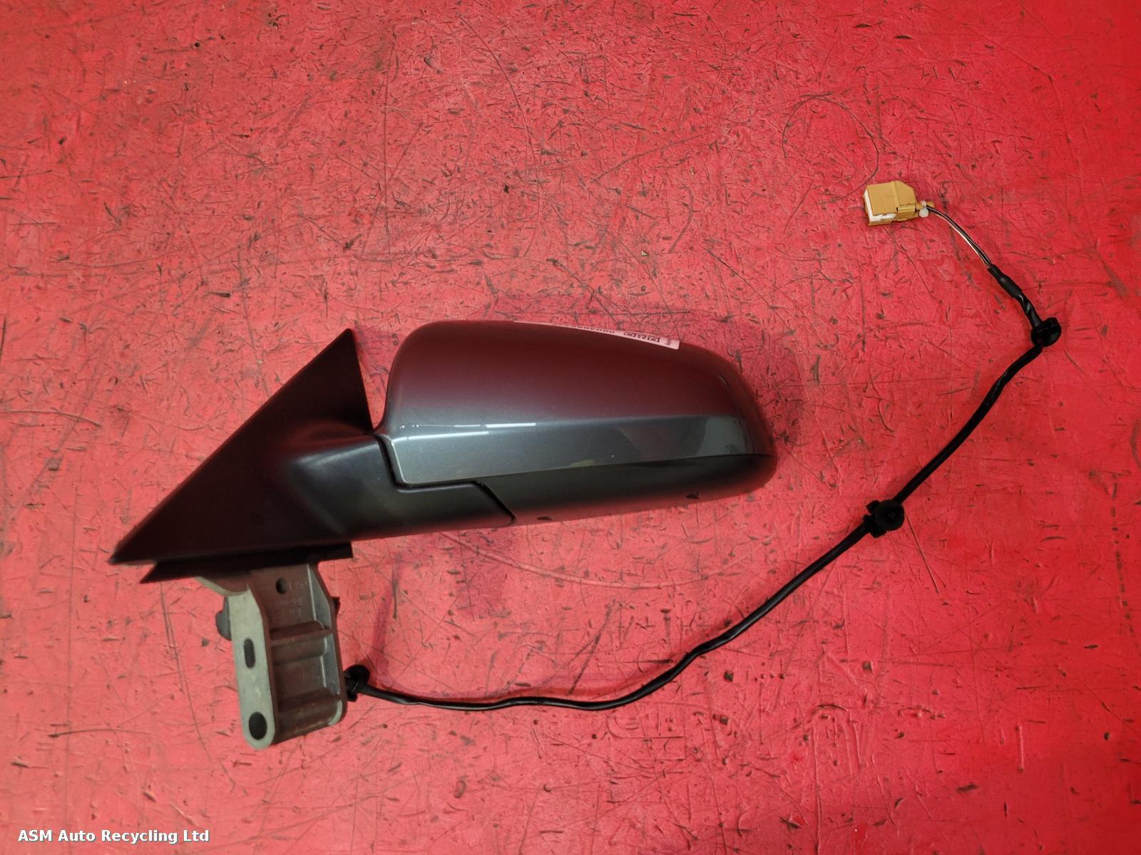 View Auto part L Door Mirror Audi A4 2006