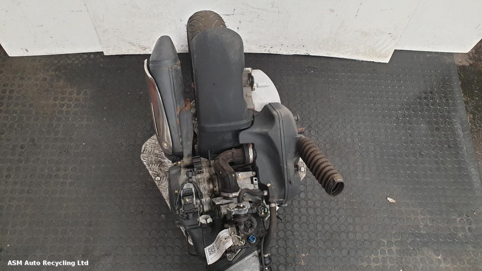View Auto part Engine Vespa Primavera 2016