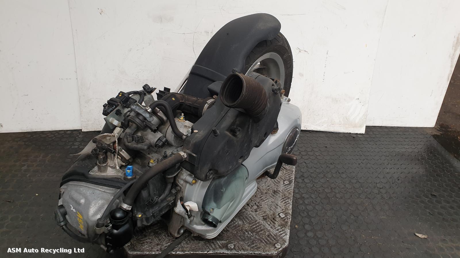 View Auto part Engine Vespa Primavera 2016