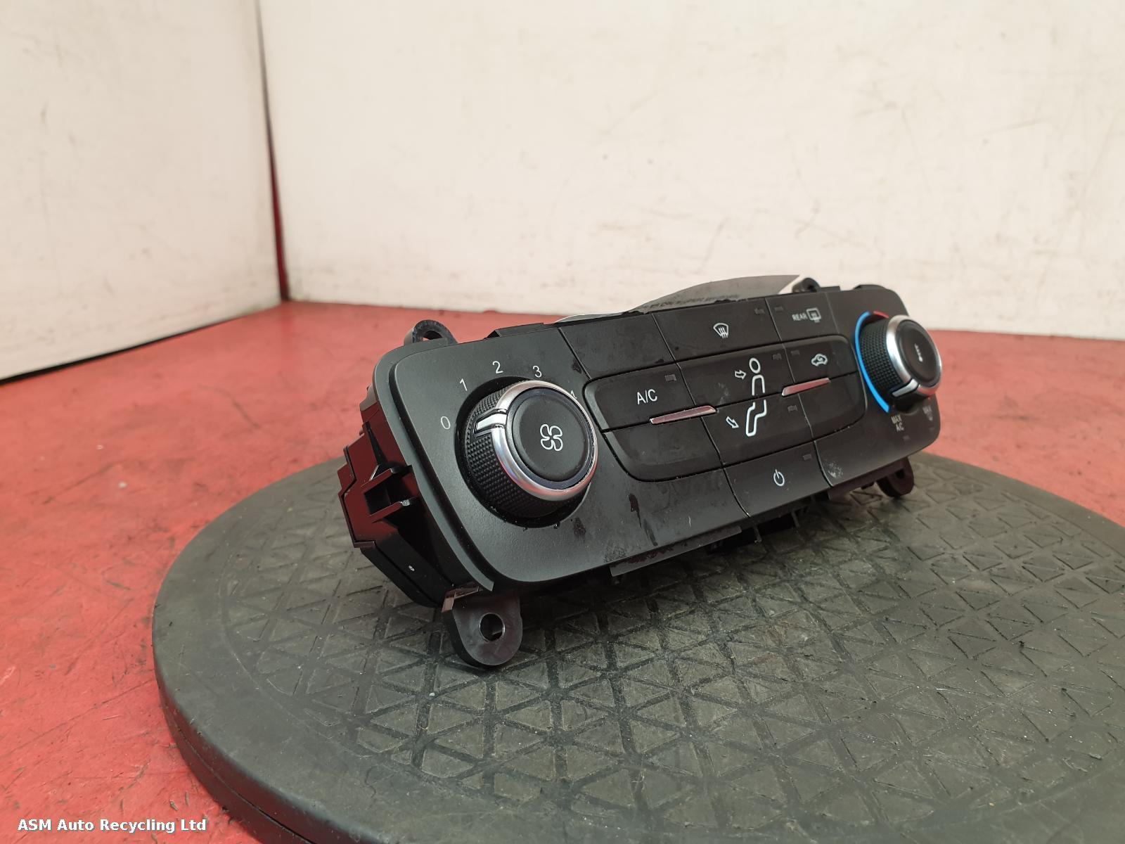 View Auto part Heater/AC Controller Ford Focus 2016