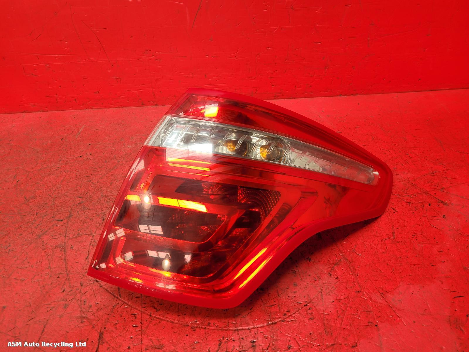 View Auto part R Taillight Citroen C4 Picasso 2010