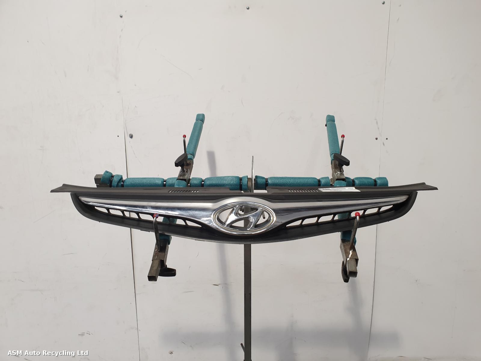 View Auto part Grille Hyundai I30 2011