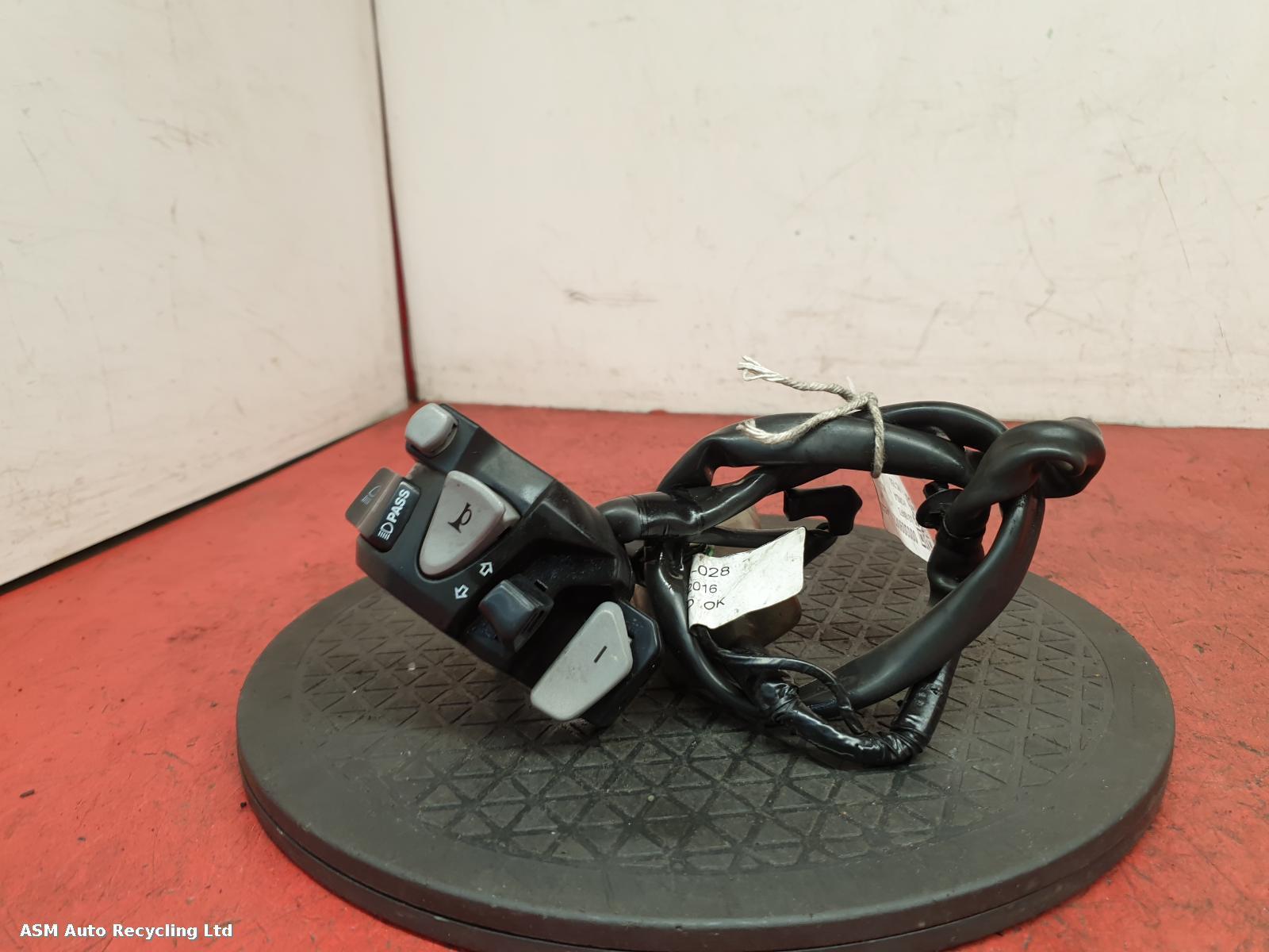 View Auto part LH Switch Gear Honda Nc 750 2018