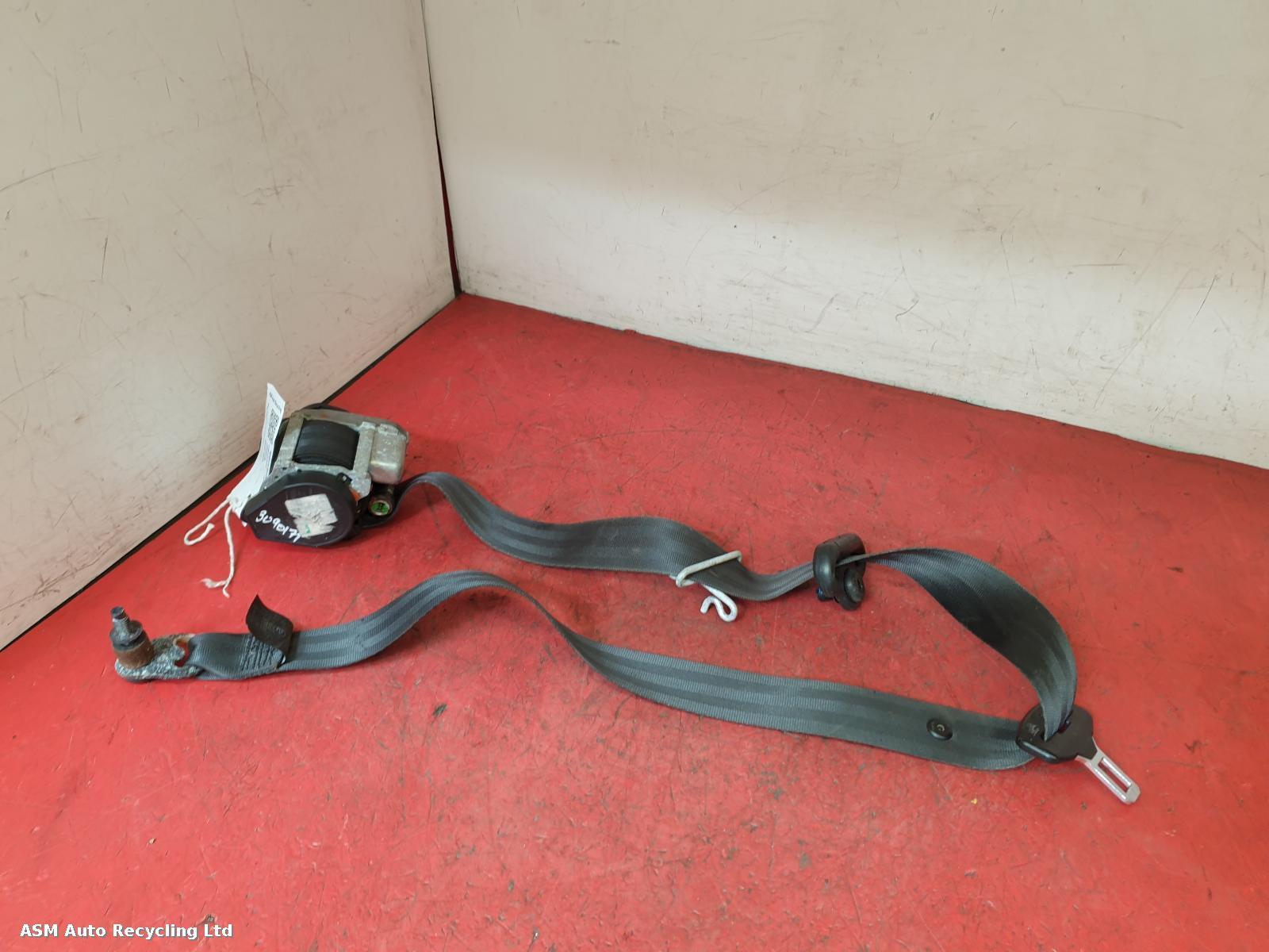 View Auto part Seat Belt Ford Focus 2011