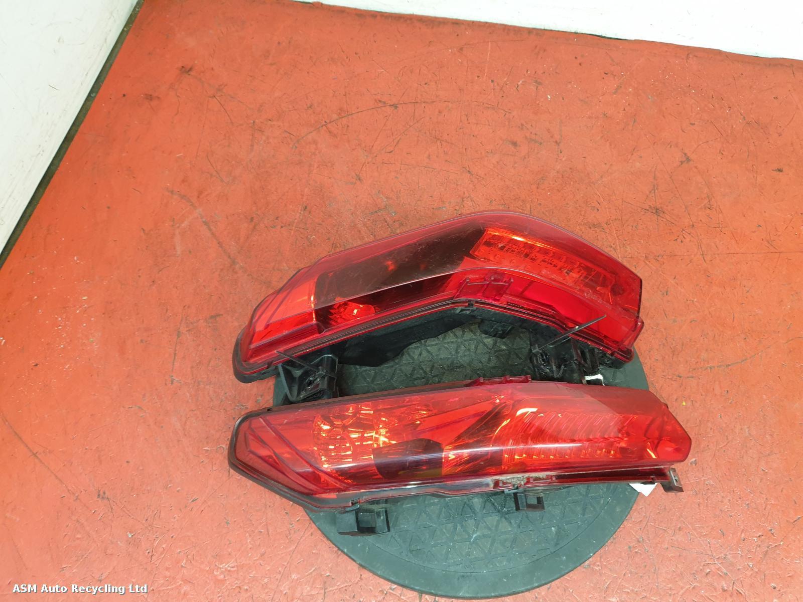 View Auto part Taillight Piaggio Mp3 300 Lt Business 2017