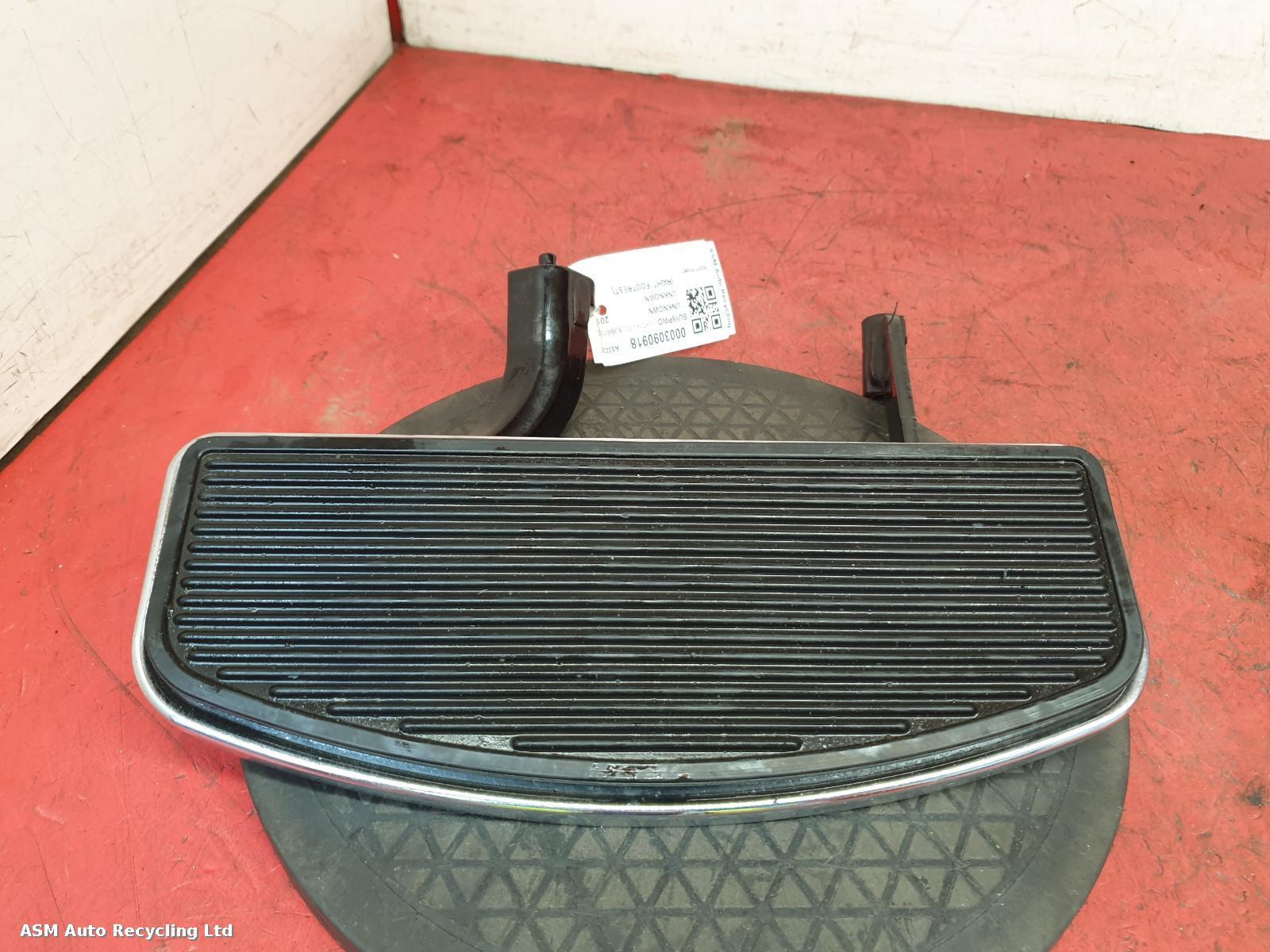 View Auto part Right Footrest Harley Davidson Flhtk Ultra Limited 2018