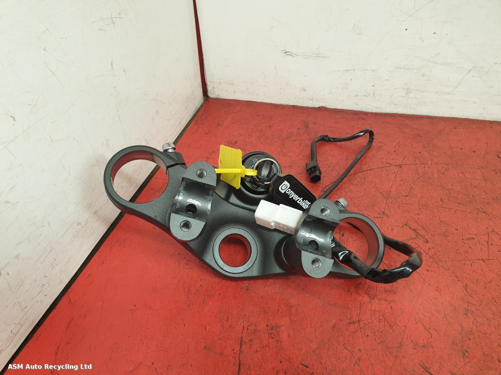 View Auto part Comp.Lock Set + Keys Kawasaki Z900 Rs 2024