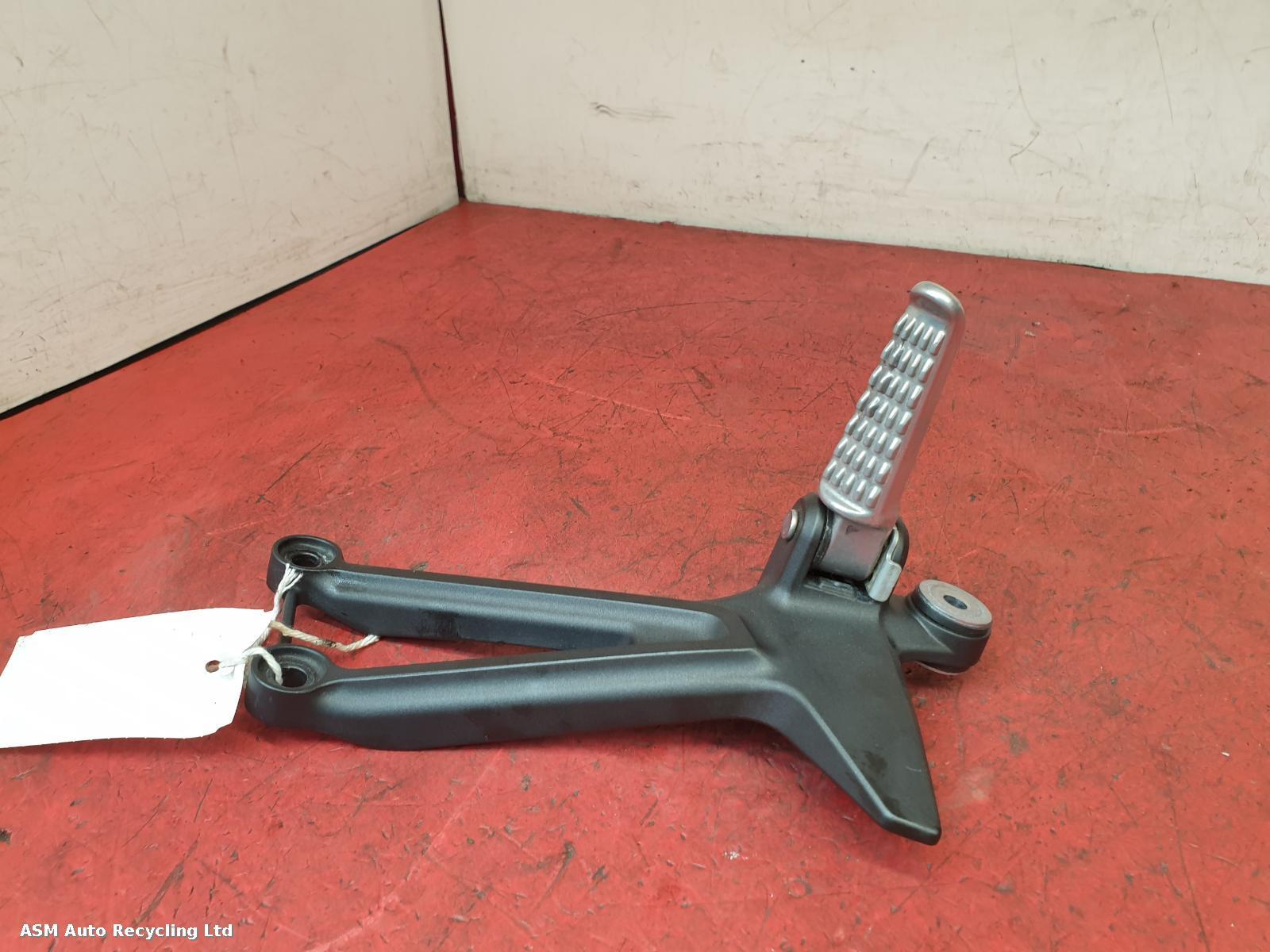 View Auto part Right Footrest Kawasaki Z900 Rs 2024