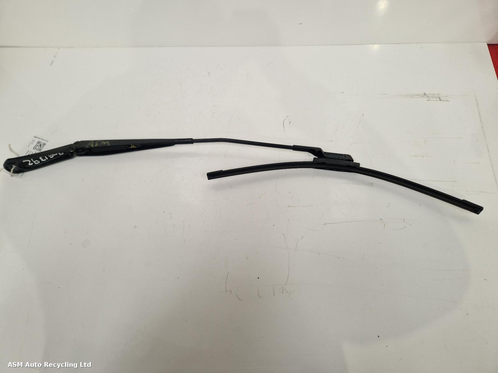 View Auto part Wiper Arm Jaguar F-pace 2019