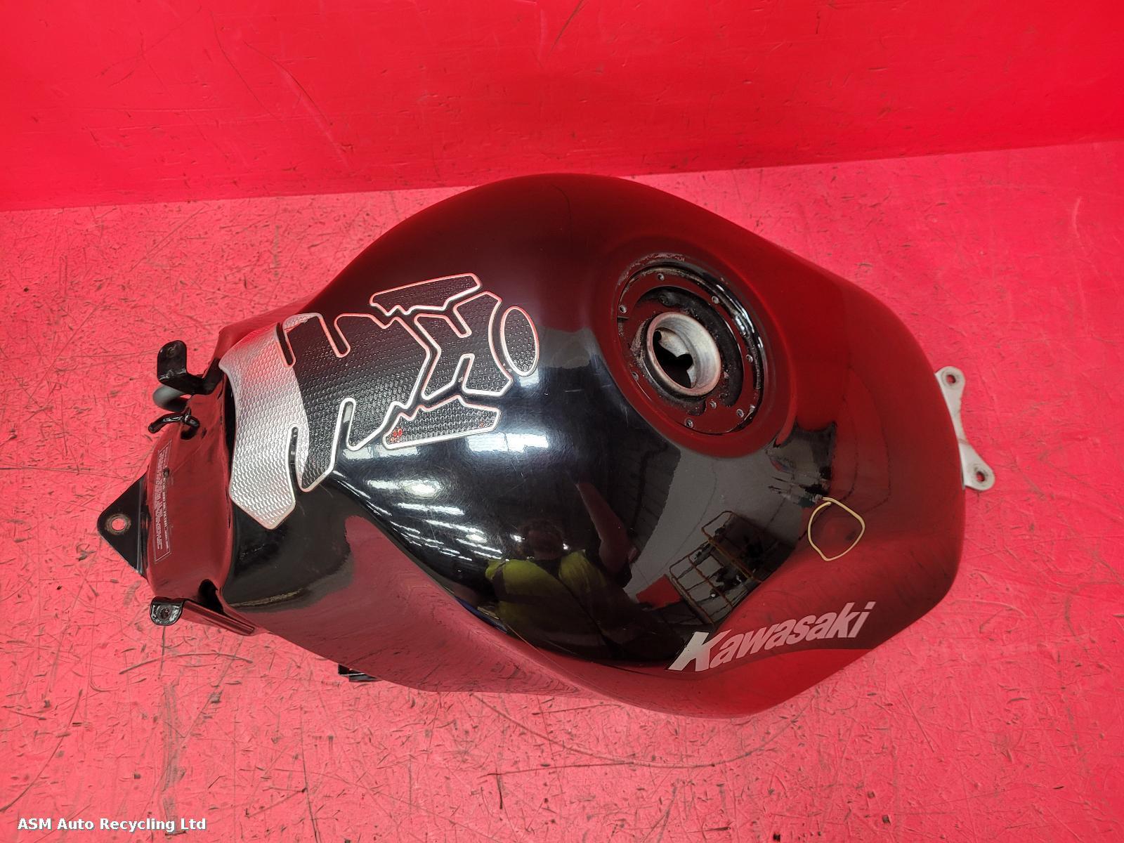 View Auto part Fuel Tank Kawasaki Zx 600 1999